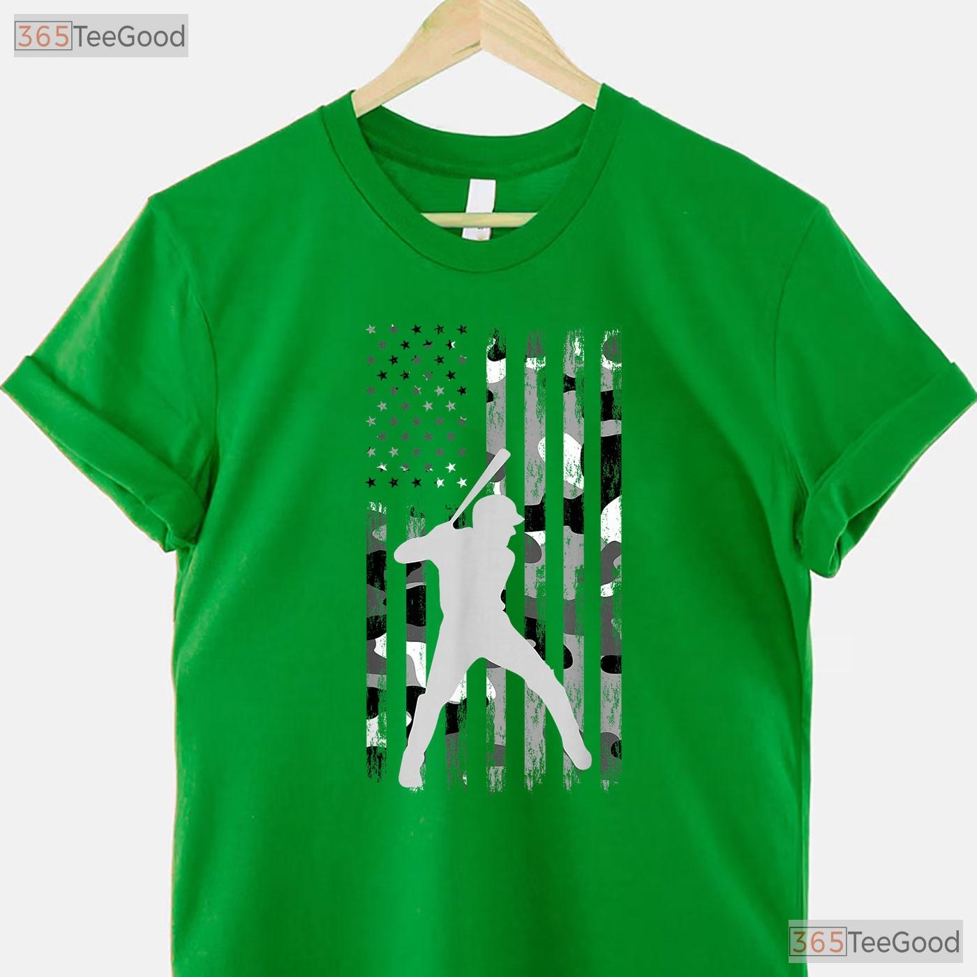 American Flag Baseball Player Camo T-Shirt USA Patriotic Graphic Sports Gift