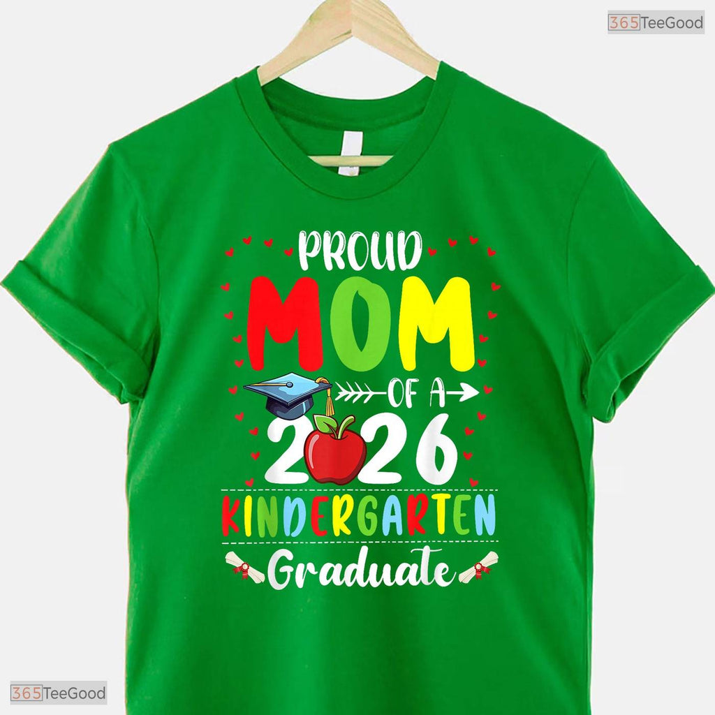 Awesome Proud Mom Of 2026 Kindergarten Graduate Graduation Ceremony T-Shirt