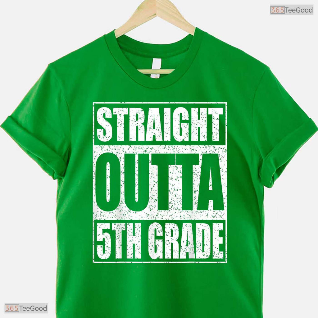 Straight Outta 5th Grade Boys Girls Elementary School Graduation T-Shirt