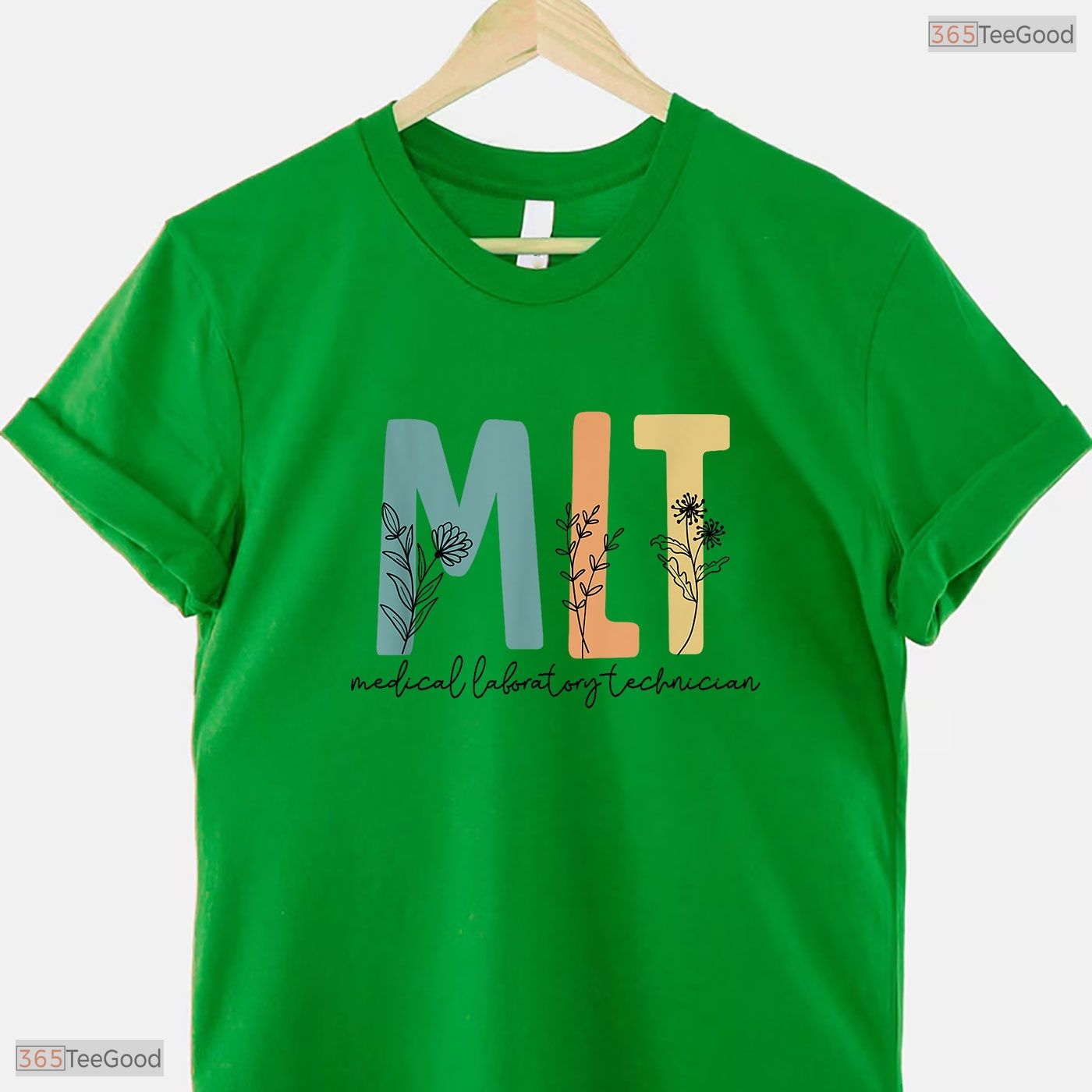 Retro Wildflower MLT Medical Laboratory Technician Clinical Graduation T-Shirt