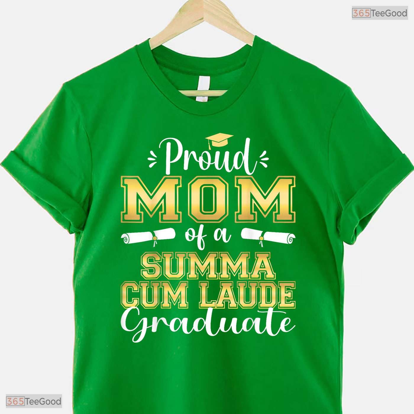 Proud Mom Of A 2026 Summa Cum Laude Graduate College Honors Degree Shirt