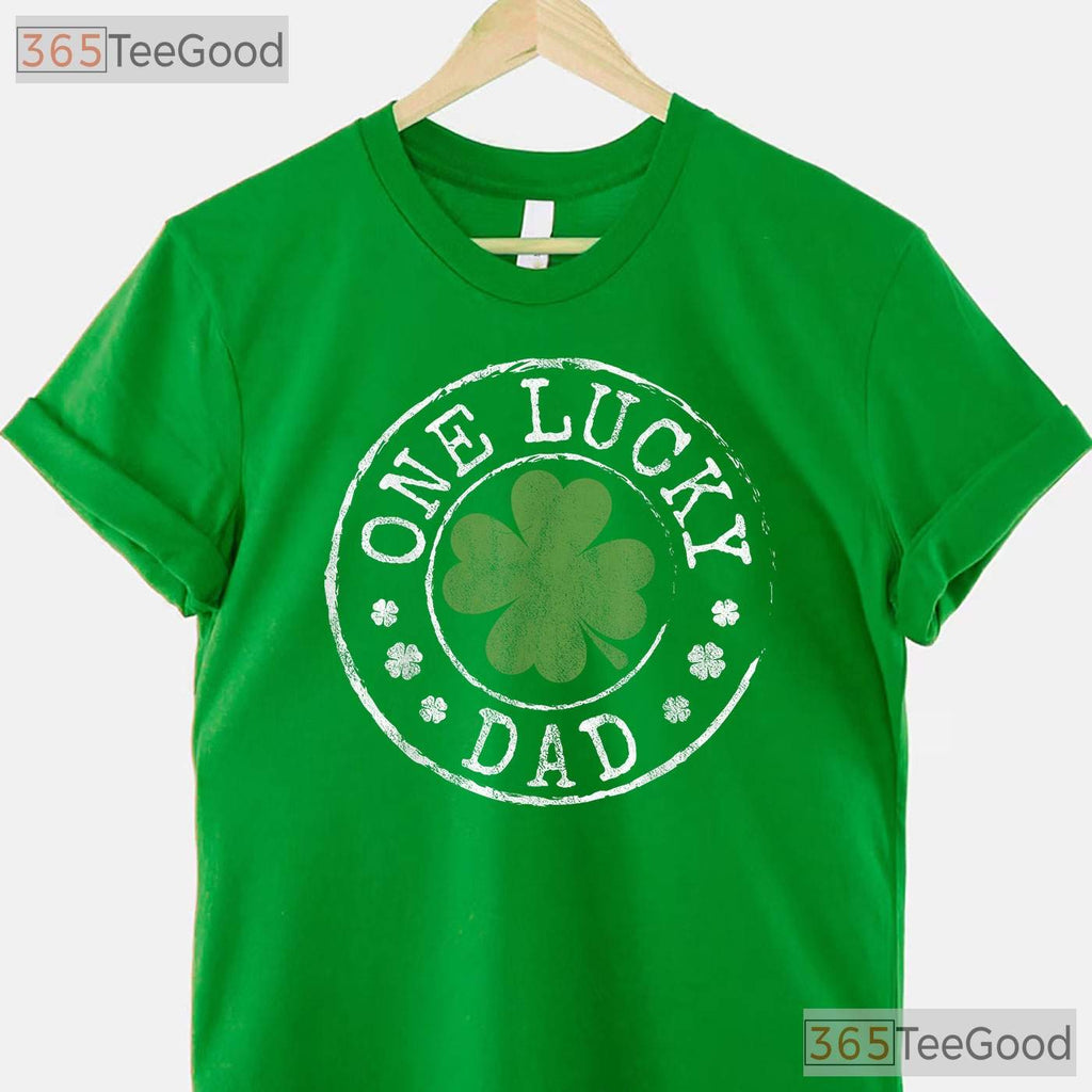 One Lucky Dad Shamrock St Patricks Day T-Shirt Funny Irish Papa Gift Tee