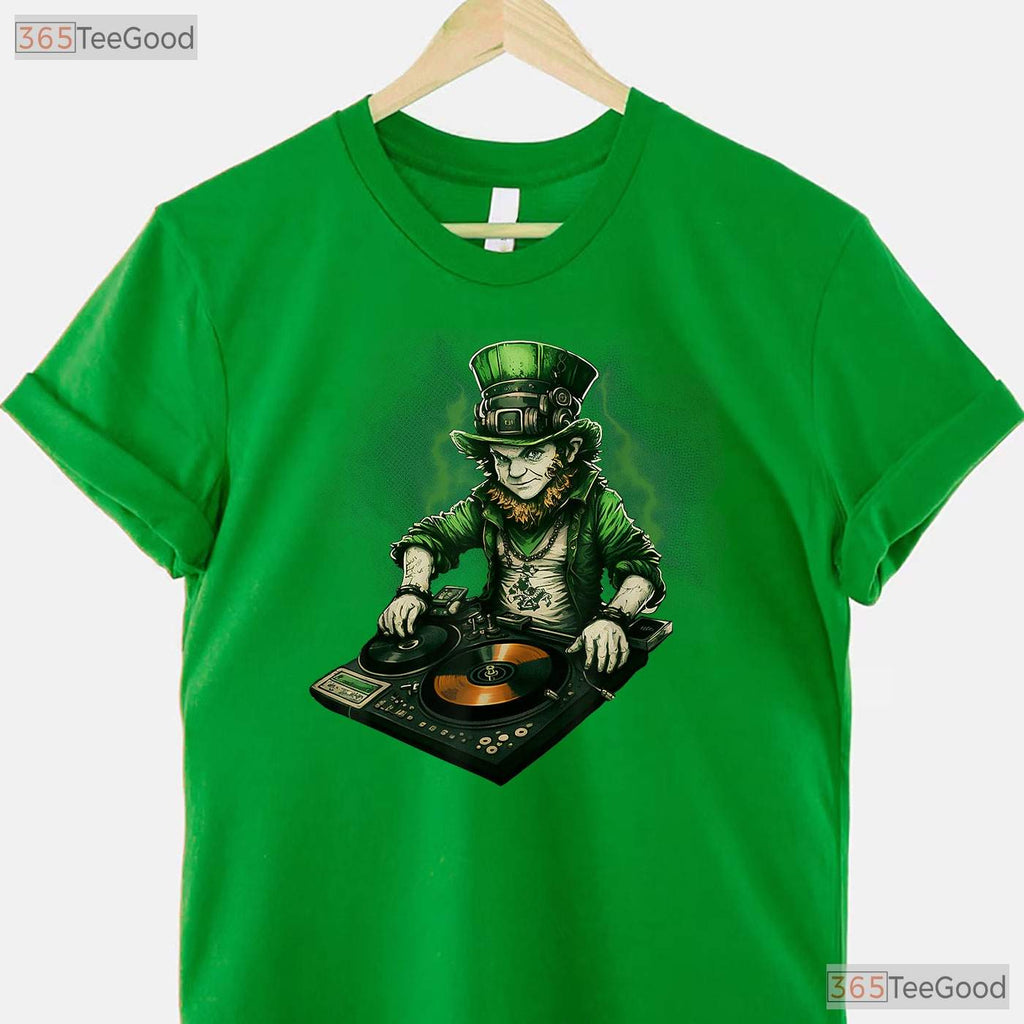 Irish Leprechaun DJ Turntable St Patricks Day T-Shirt Music Lover Club Tee