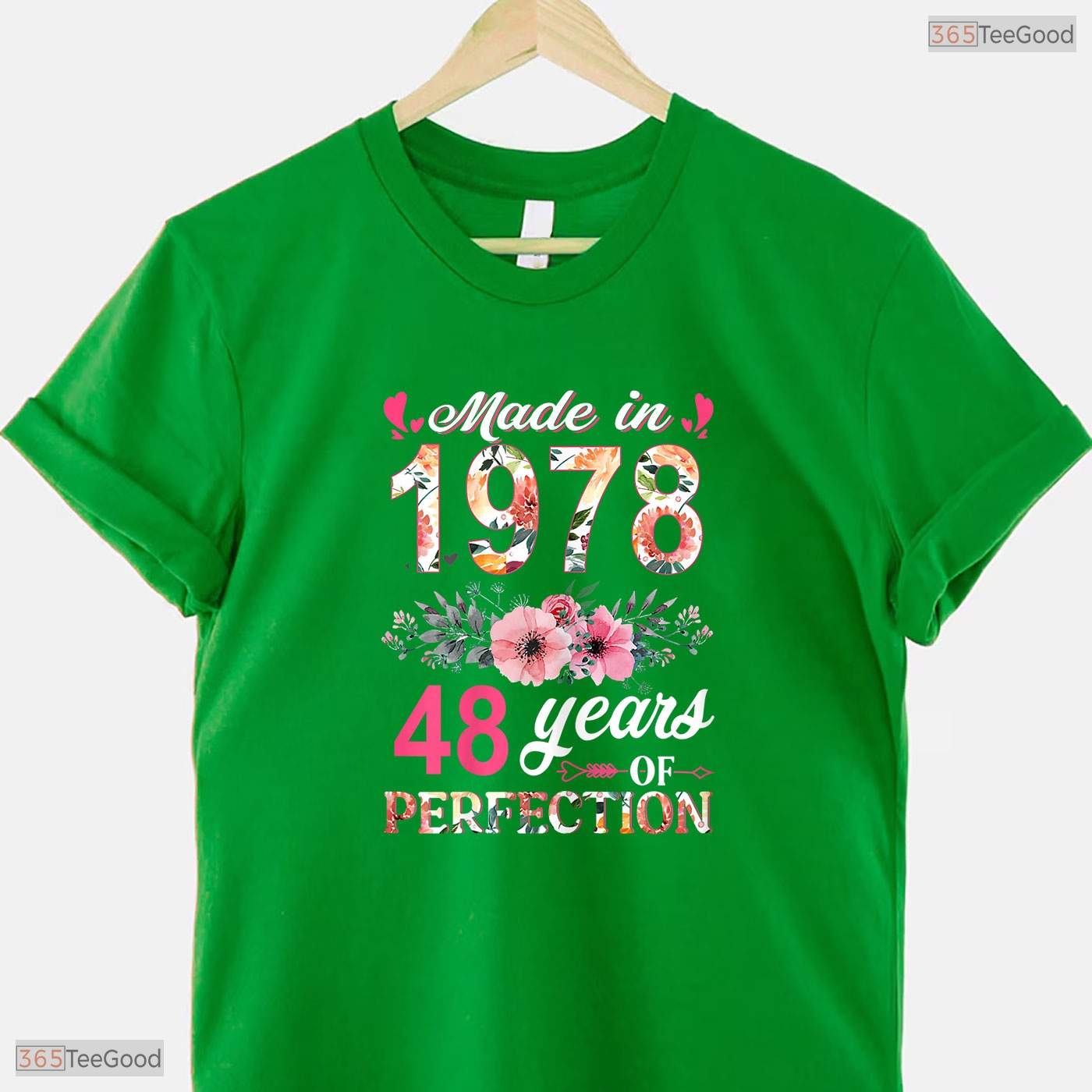 Floral Made In 1978 48th Birthday Women T-Shirt- Unique May Birthday Shirt Gift