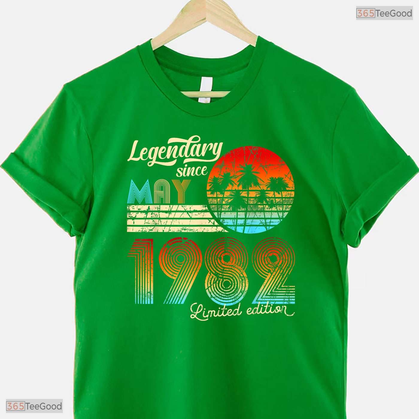Awesome Legendary Since May 1982 Retro 44th Birthday Gift T-Shirt For Adults