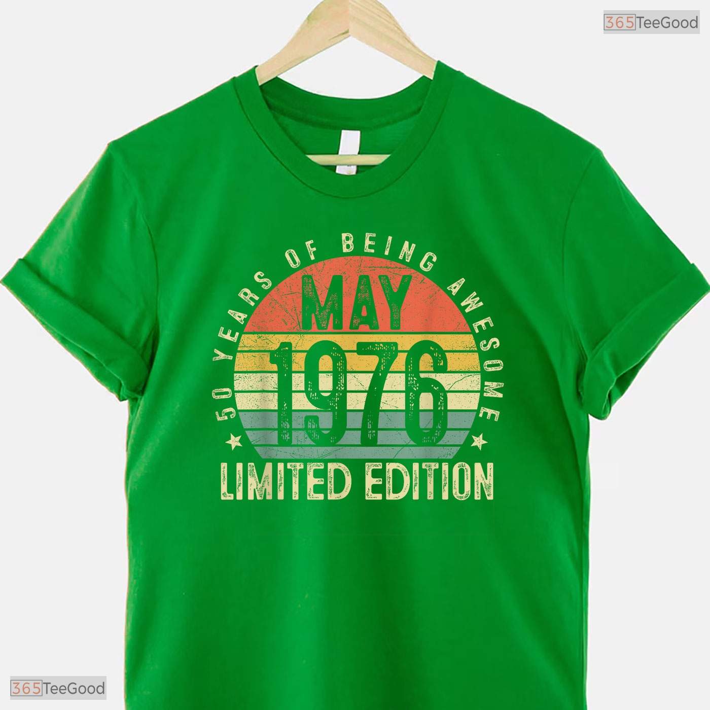 50 Year Old Vintage Born In May 1976 50th Birthday Classic Apparel T-Shirt