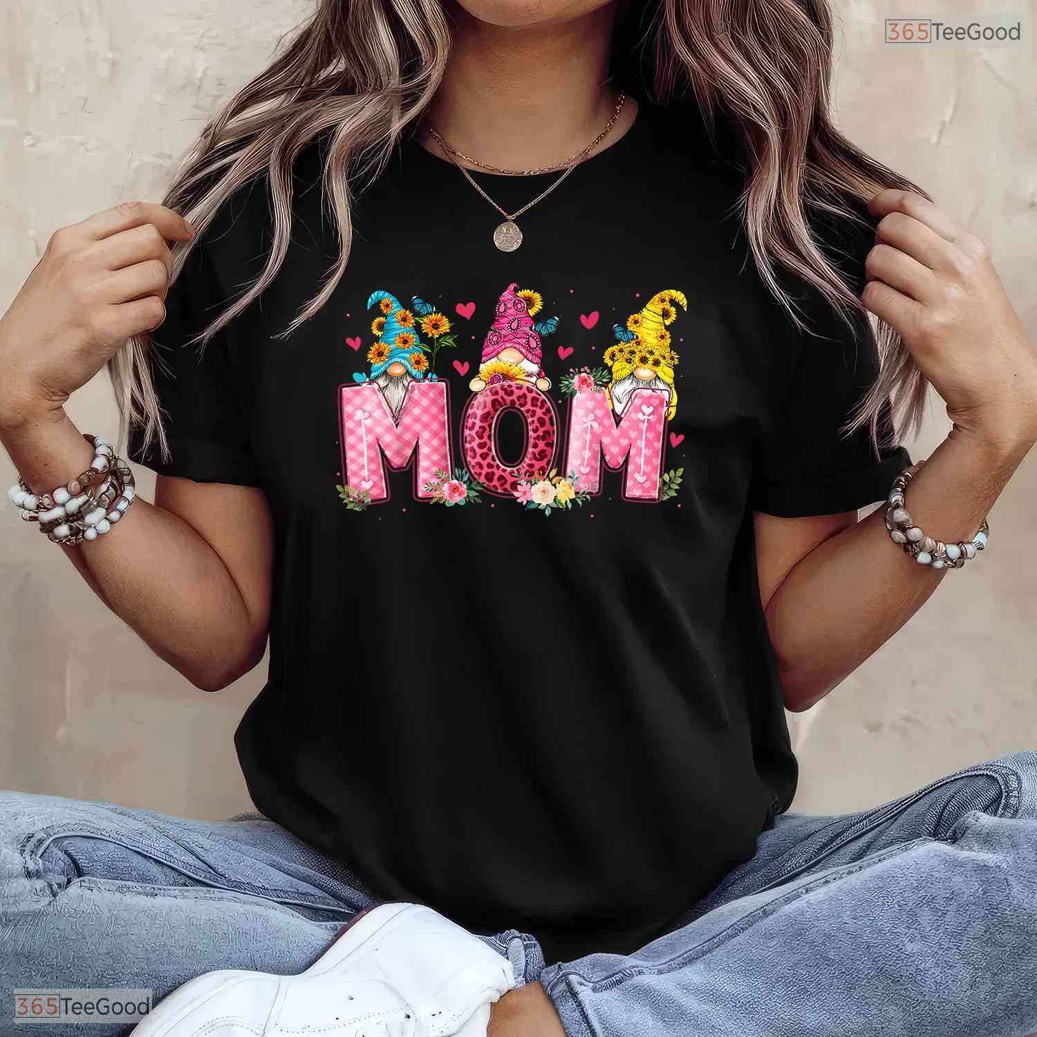 Cute Mom Gnomes Floral Shirt Mothers Day Mom Daughter Women T-Shirt Gift Idea