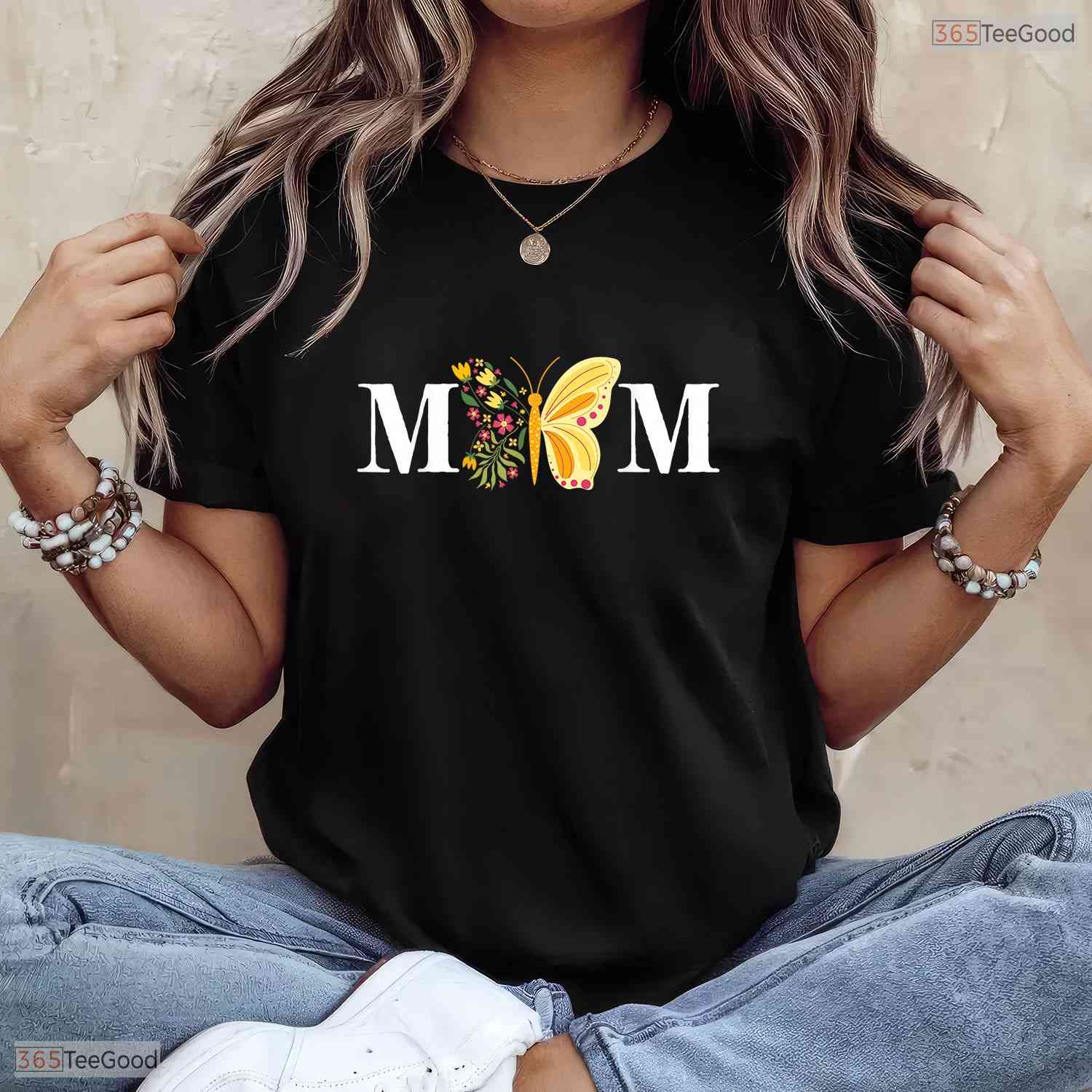 Cute Butterfly Mom Insect Flower Mama Mommy Mothers Day T-Shirt Gift For Women