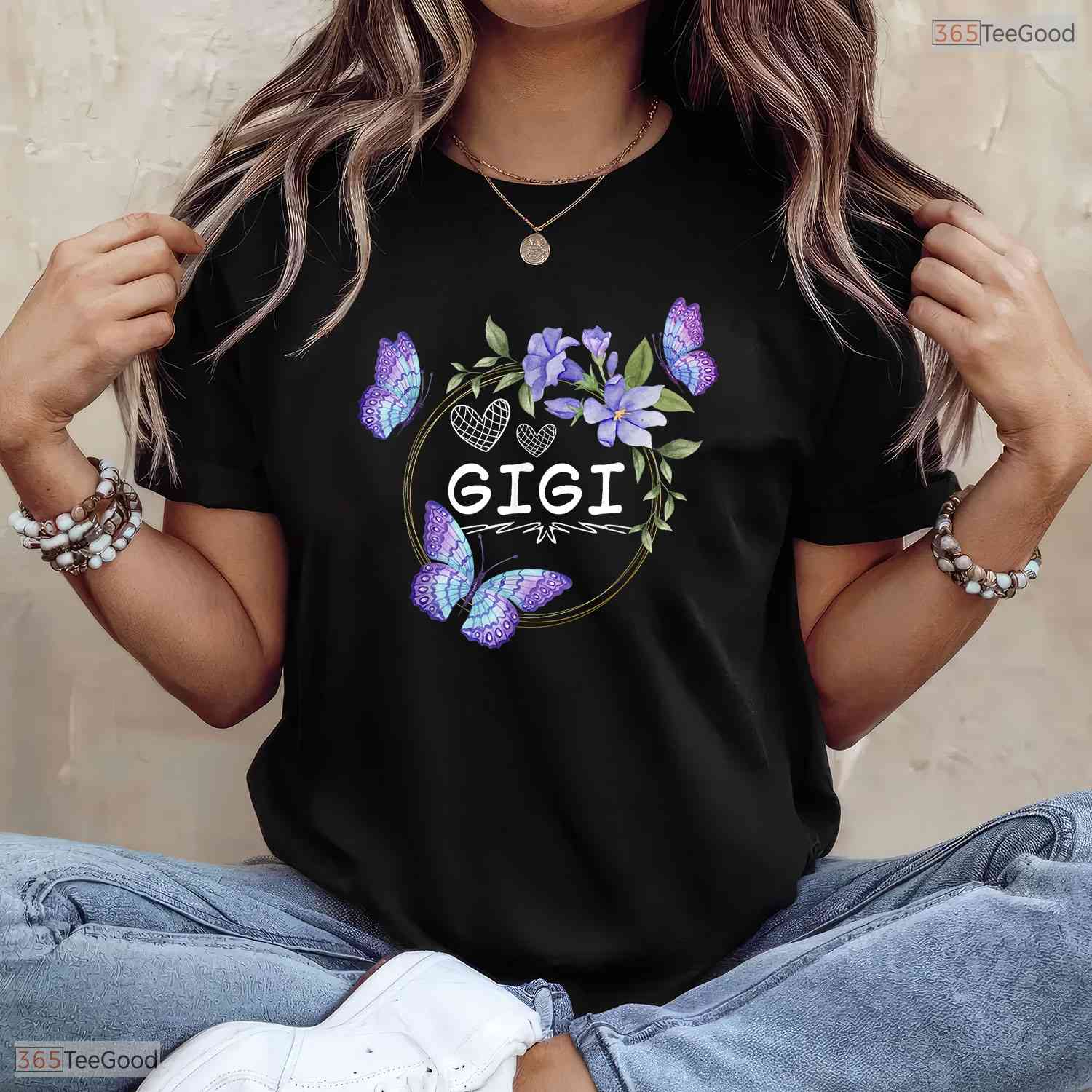 Cute Gigi Butterfly Floral Gigi Grandma Womens Gift Mothers Day T-Shirt Present