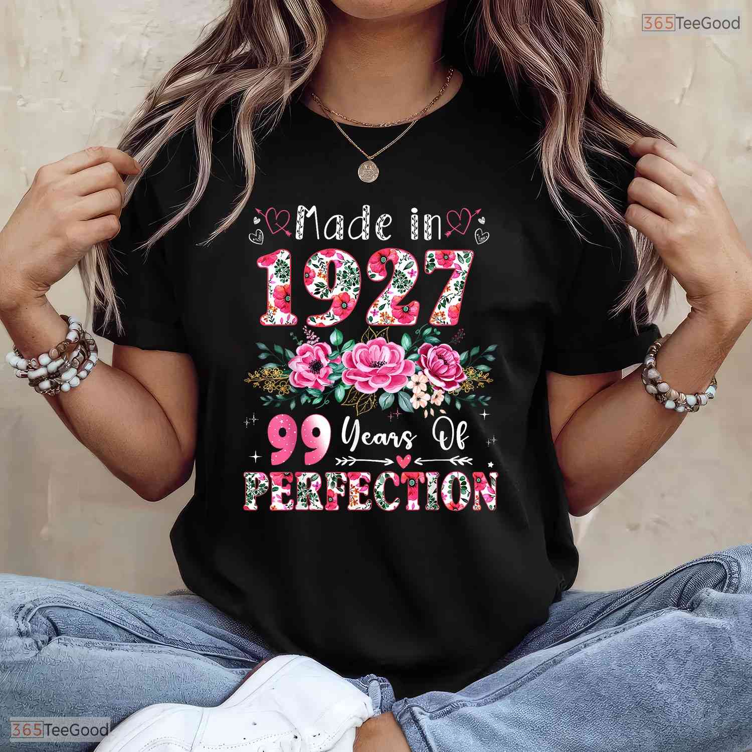 Made In 1927 Vintage Style Women 99th Birthday Mothers Day T-Shirt Gift Idea