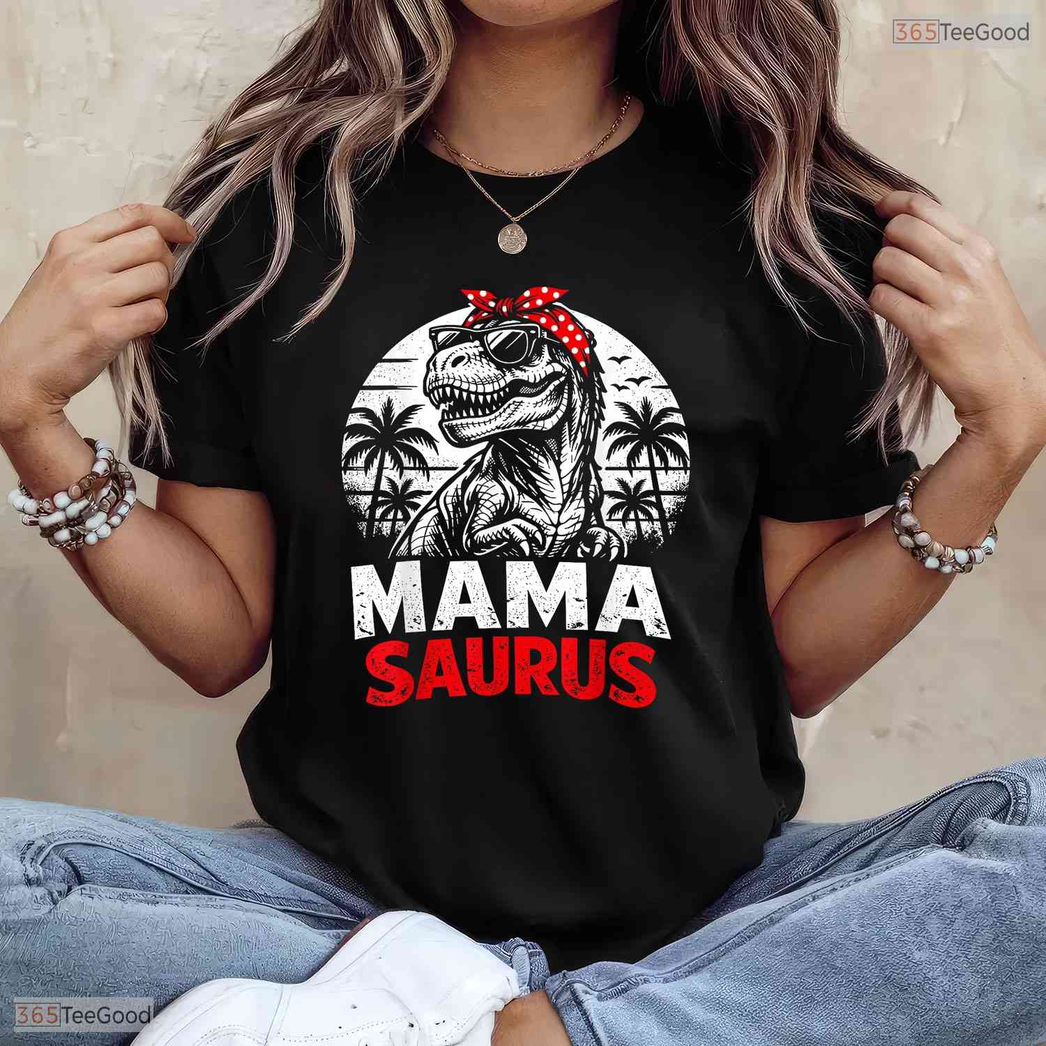 Mamasaurus T-Rex Dinosaur Funny Mama Saurus Mothers Day T-Shirt Presents