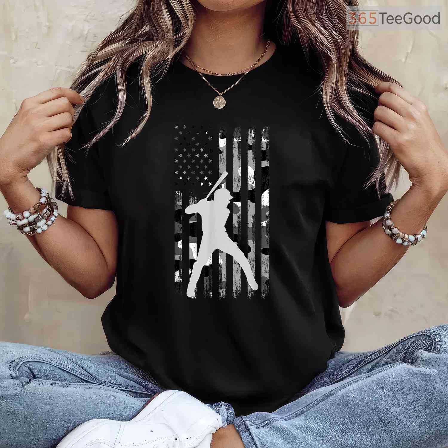 Baseball Player American Flag USA Camo T-Shirt Patriotic Graphic Sports Gift
