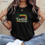 Cute Earth Day Everyday Retro Vintage T-Shirt 70s Style Distressed Planet Graphic