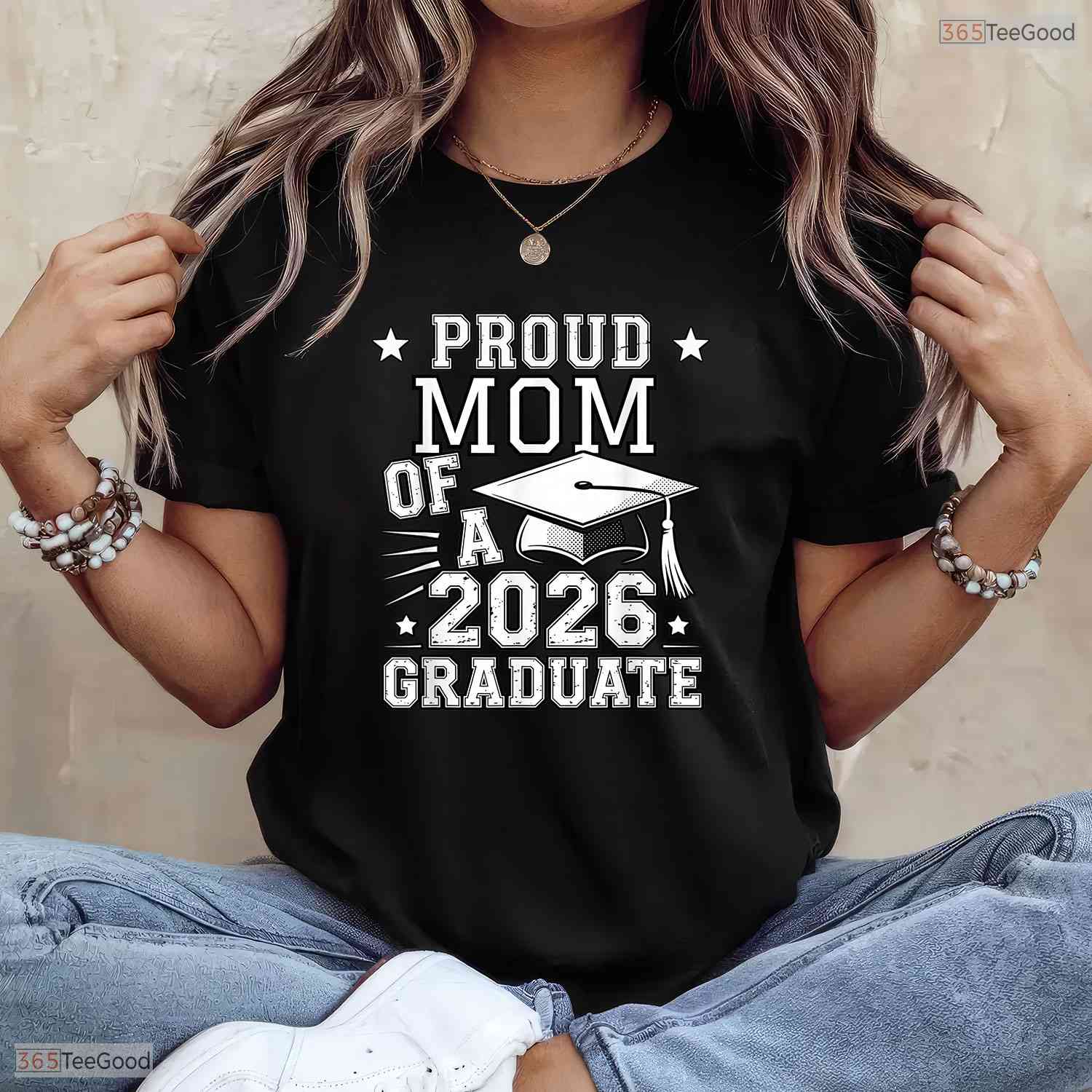 Cute Proud Mom 2026 Graduate High School Graduation Family Matching T-Shirt