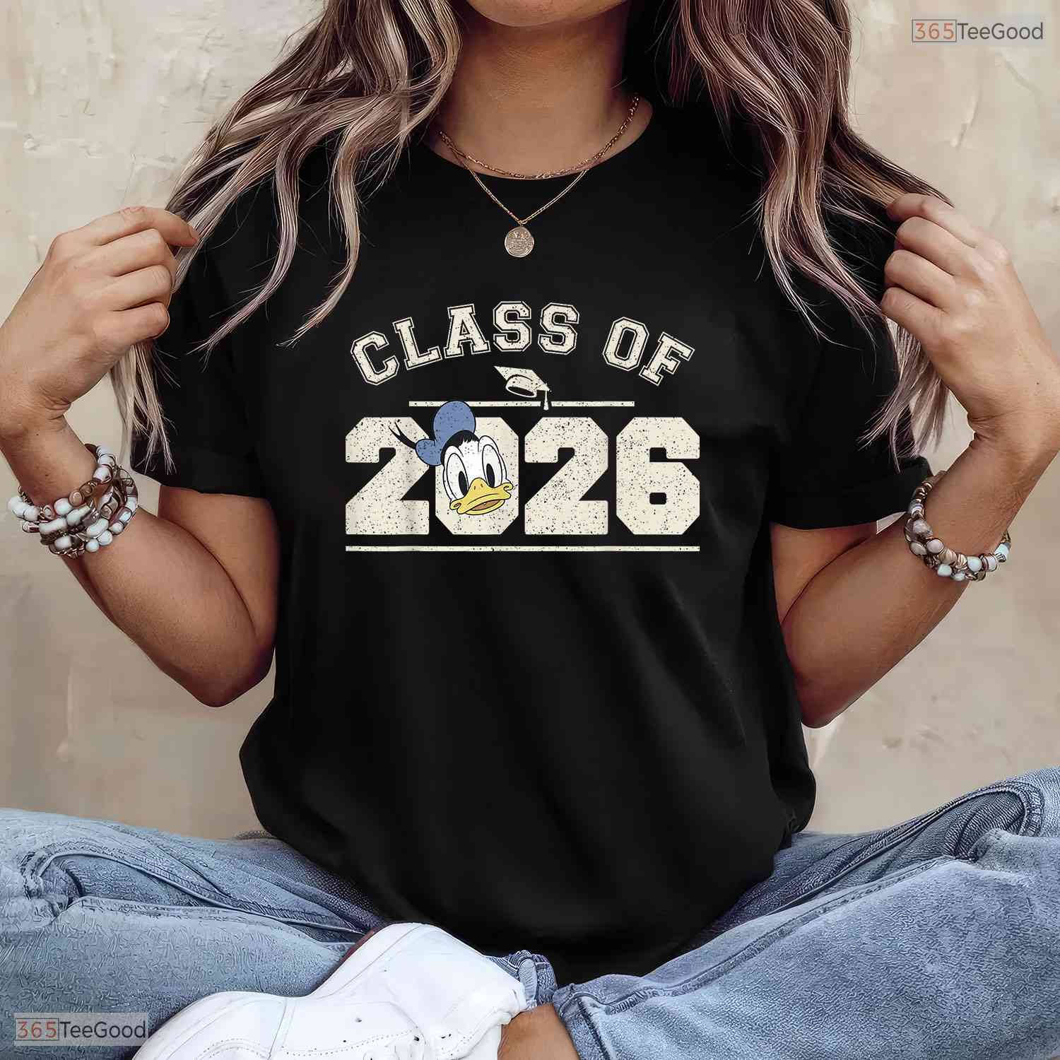 Classic Cartoon Duck Friends Graduation Class Of 2026 Celebration Party T-Shirt