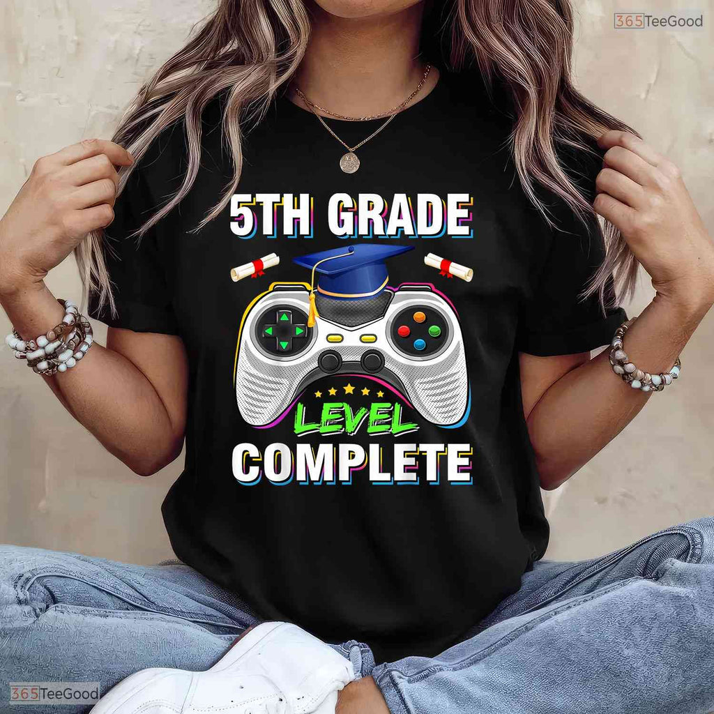 5th Grade Level Complete Funny Gaming Class Of 2025 Gamer Graduation T-Shirt