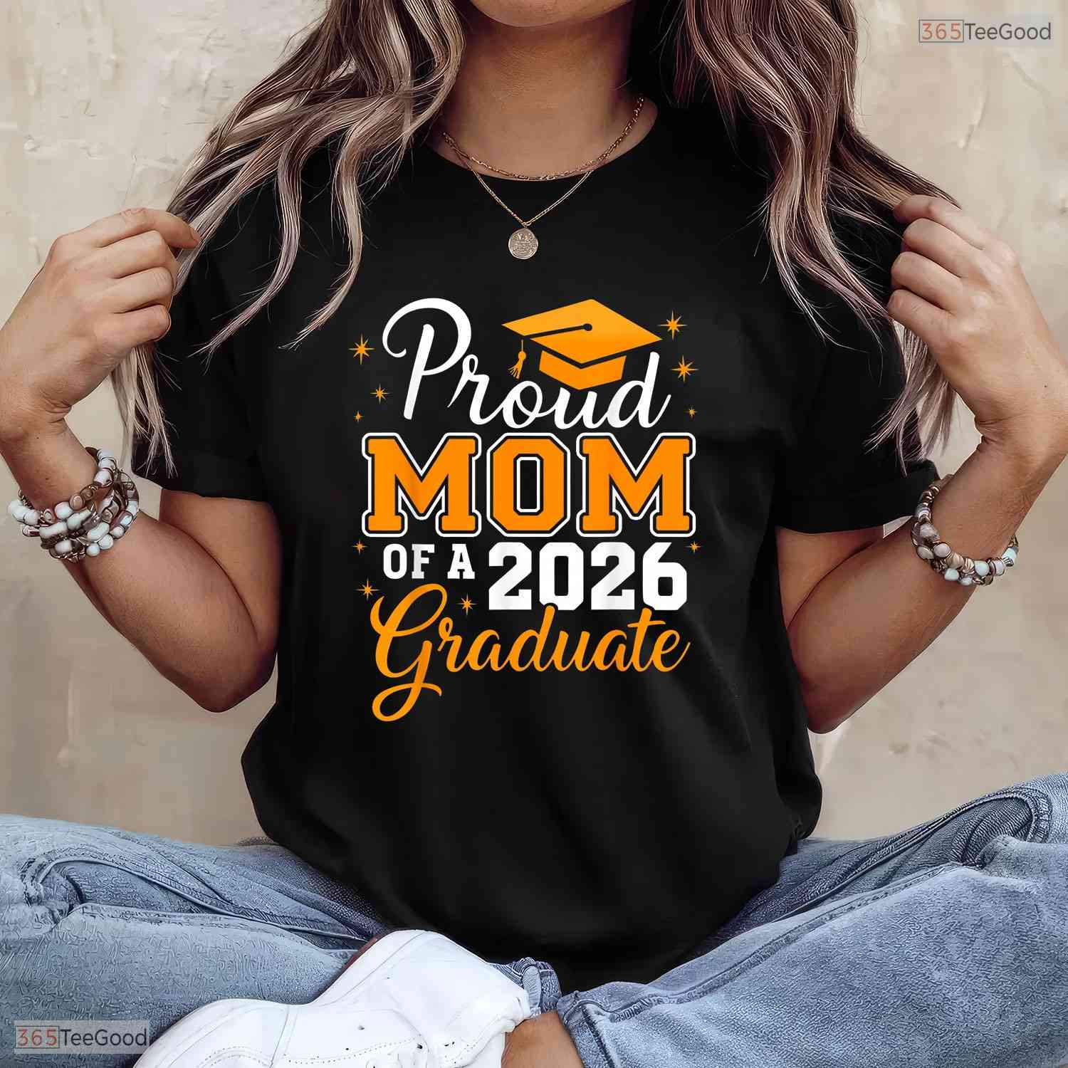 Beautiful Proud Mom Of A 2026 Graduate Class of 2026 Graduation Day T-Shirt