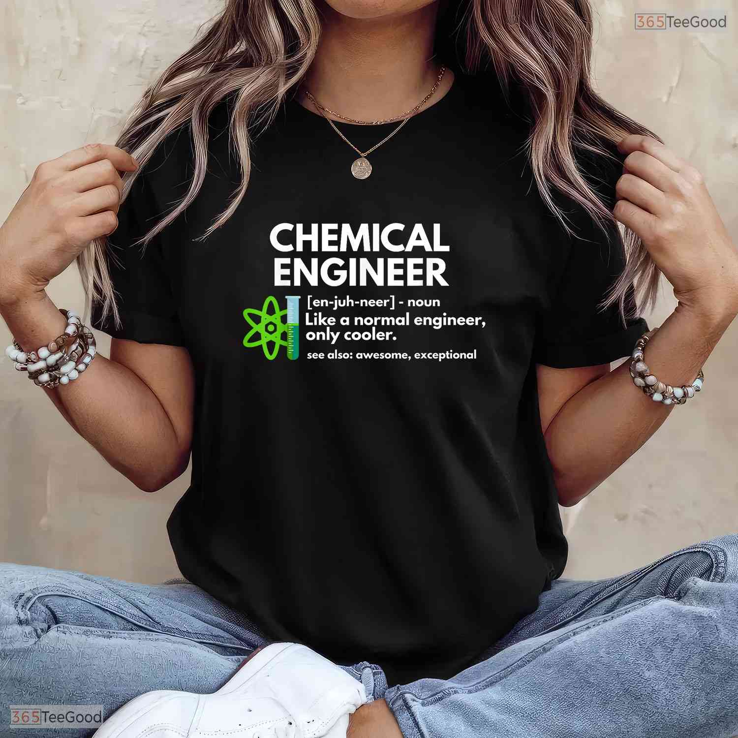 Funny Chemical Engineer Definition College Engineering Degree Graduation T-Shirt