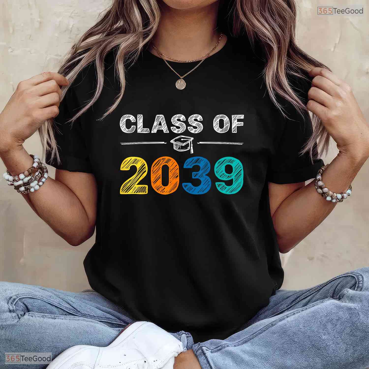 Class Of 2039 Grow With Me First Day Of School Kindergarten Graduate Shirt