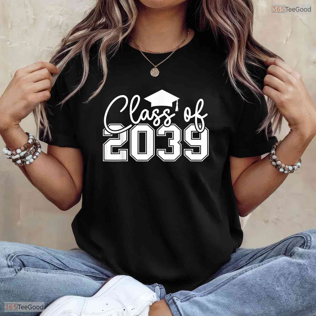 Class Of 2039 Grow With Me Funny Preschool To High School Graduation T-Shirt