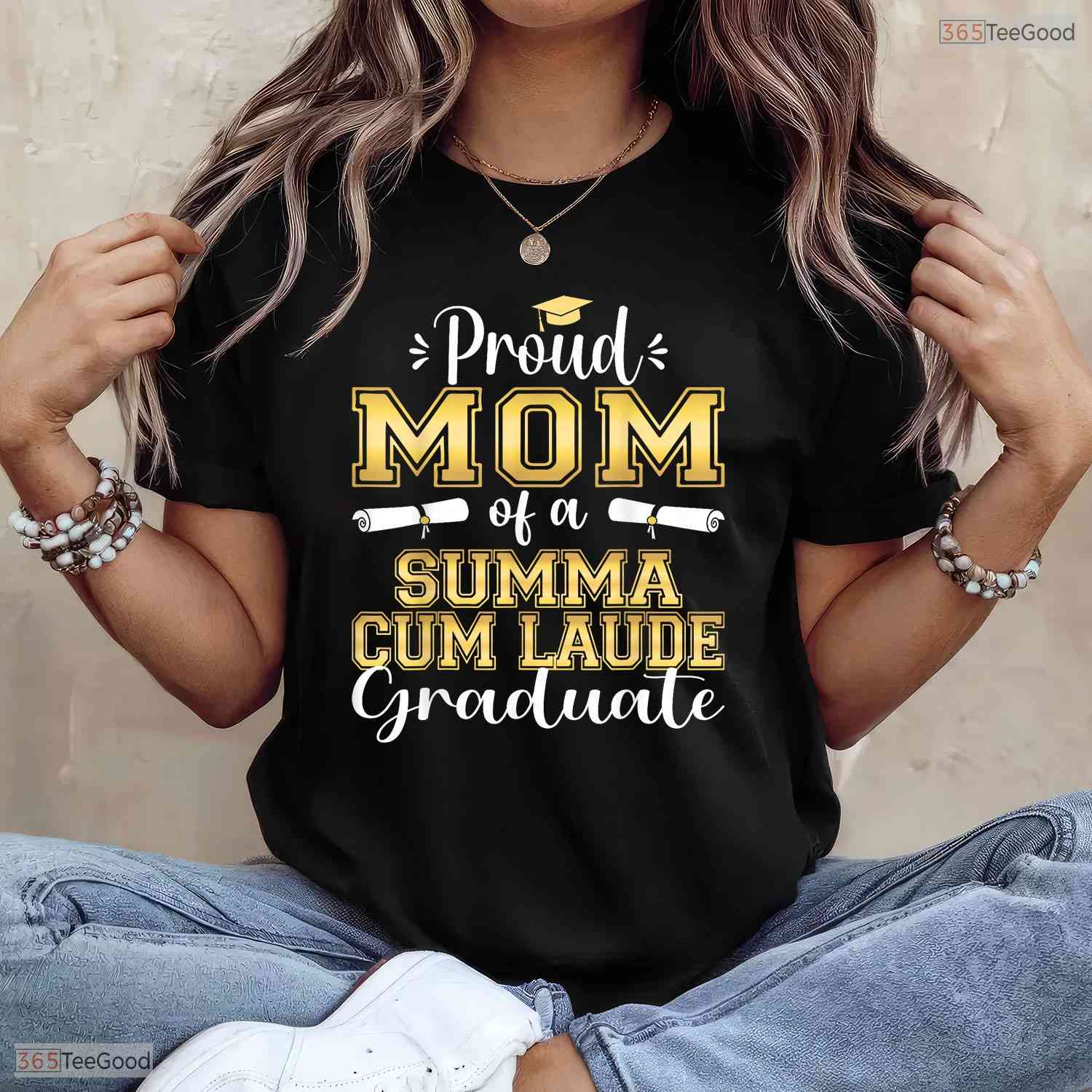 Proud Mom Of A 2026 Summa Cum Laude Graduate College Honors Degree Shirt