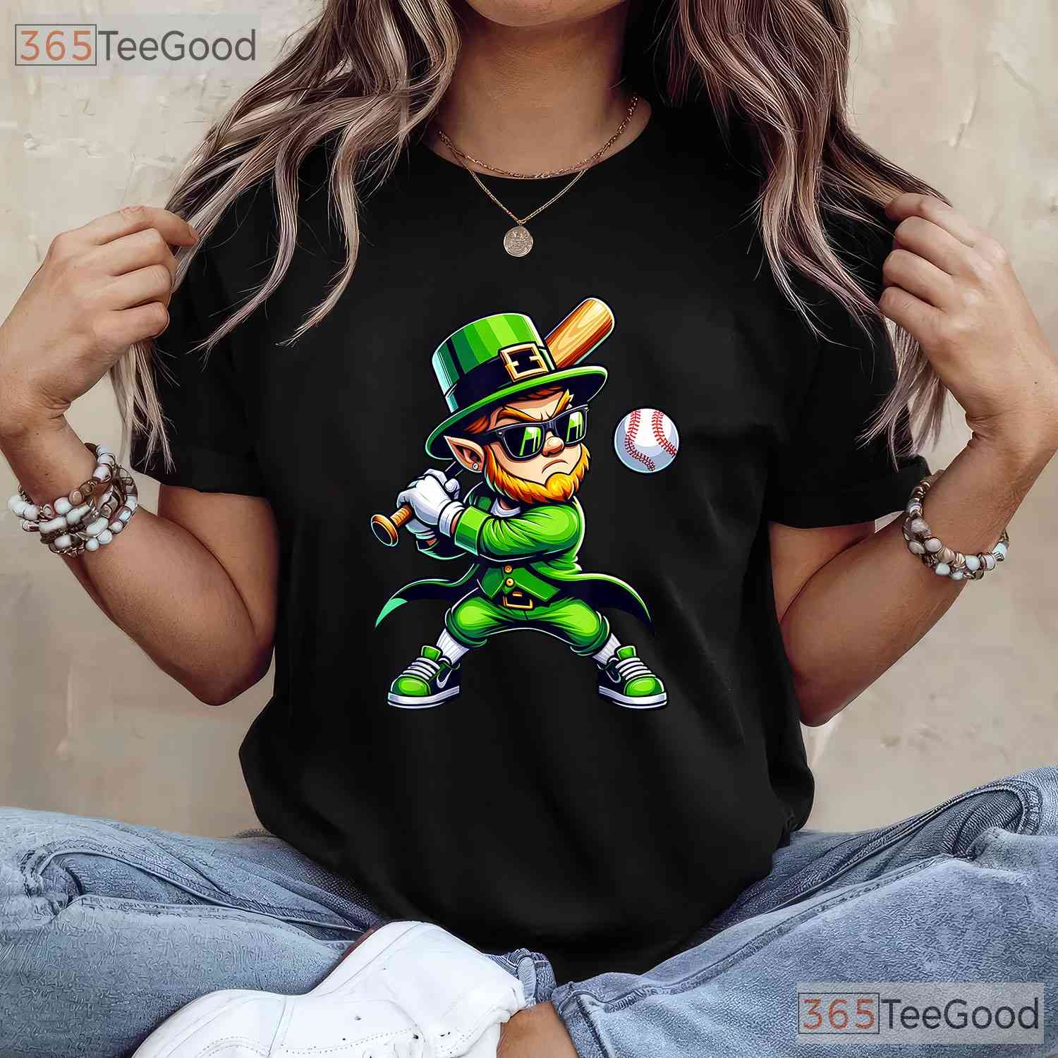 Leprechaun Playing Baseball St Patricks Day T-Shirt Sports Men Boys Tee