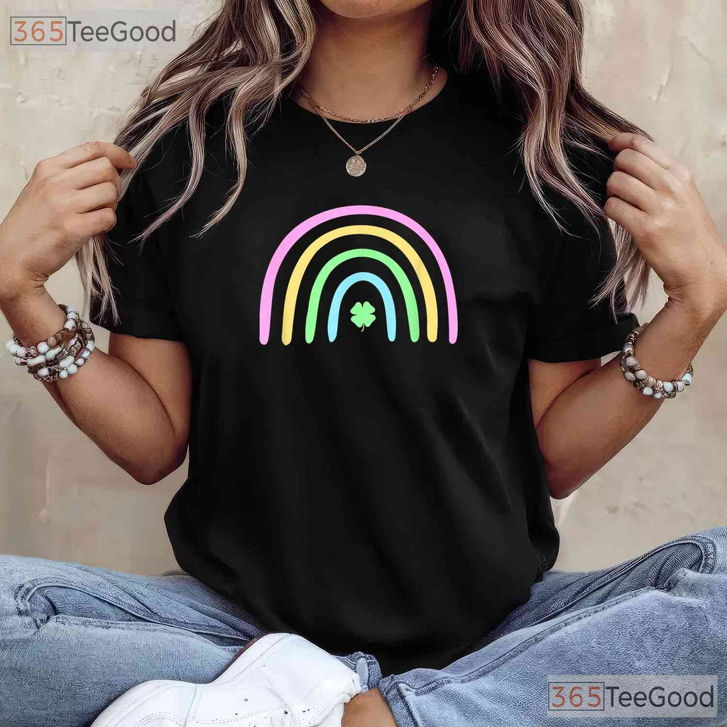 Four Leaf Clover Retro Rainbow St Patricks Day T-Shirt Lucky Boho Tee