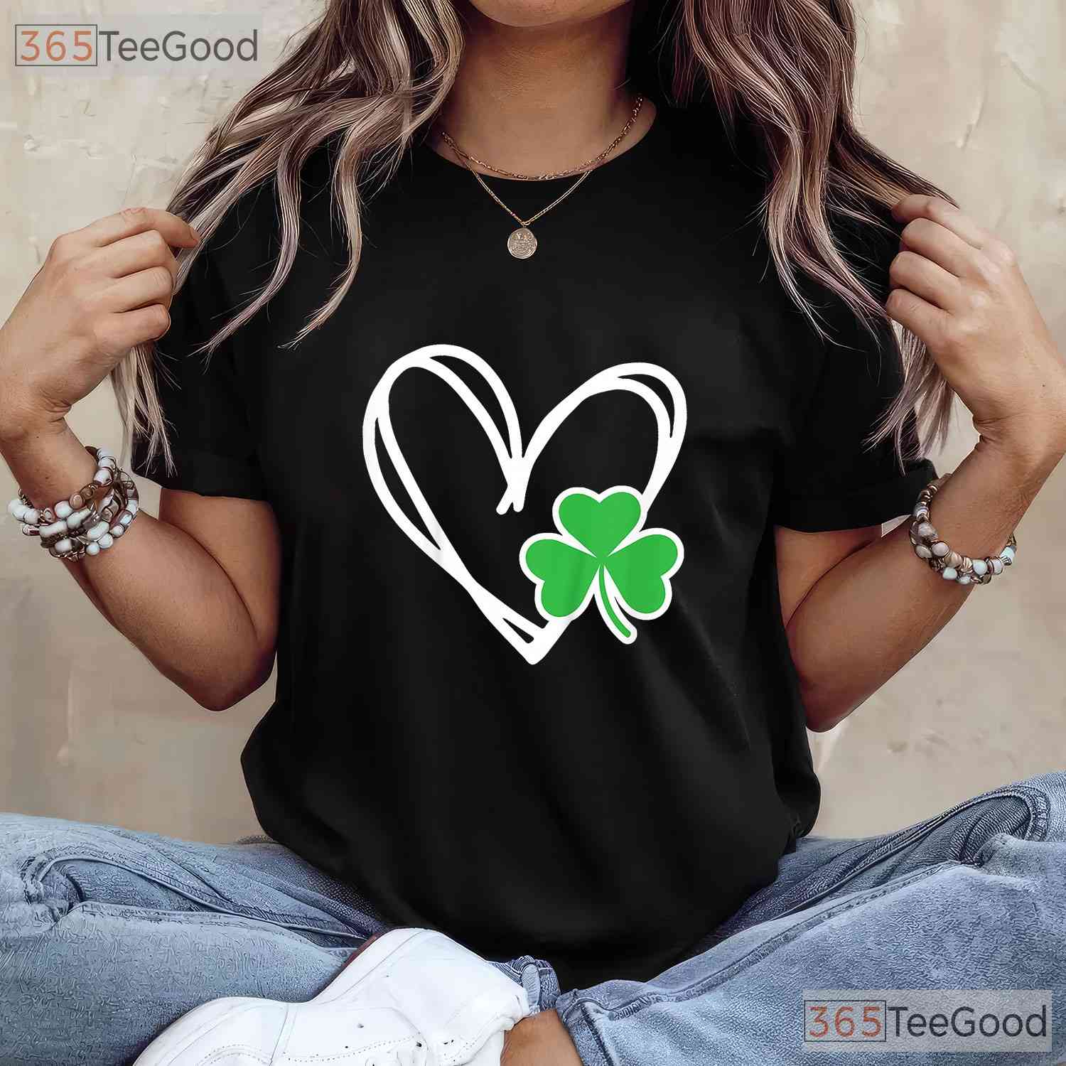 Girls Heart Shamrock St Patricks Day T-Shirt Cute Toddler Baby Kids Tee