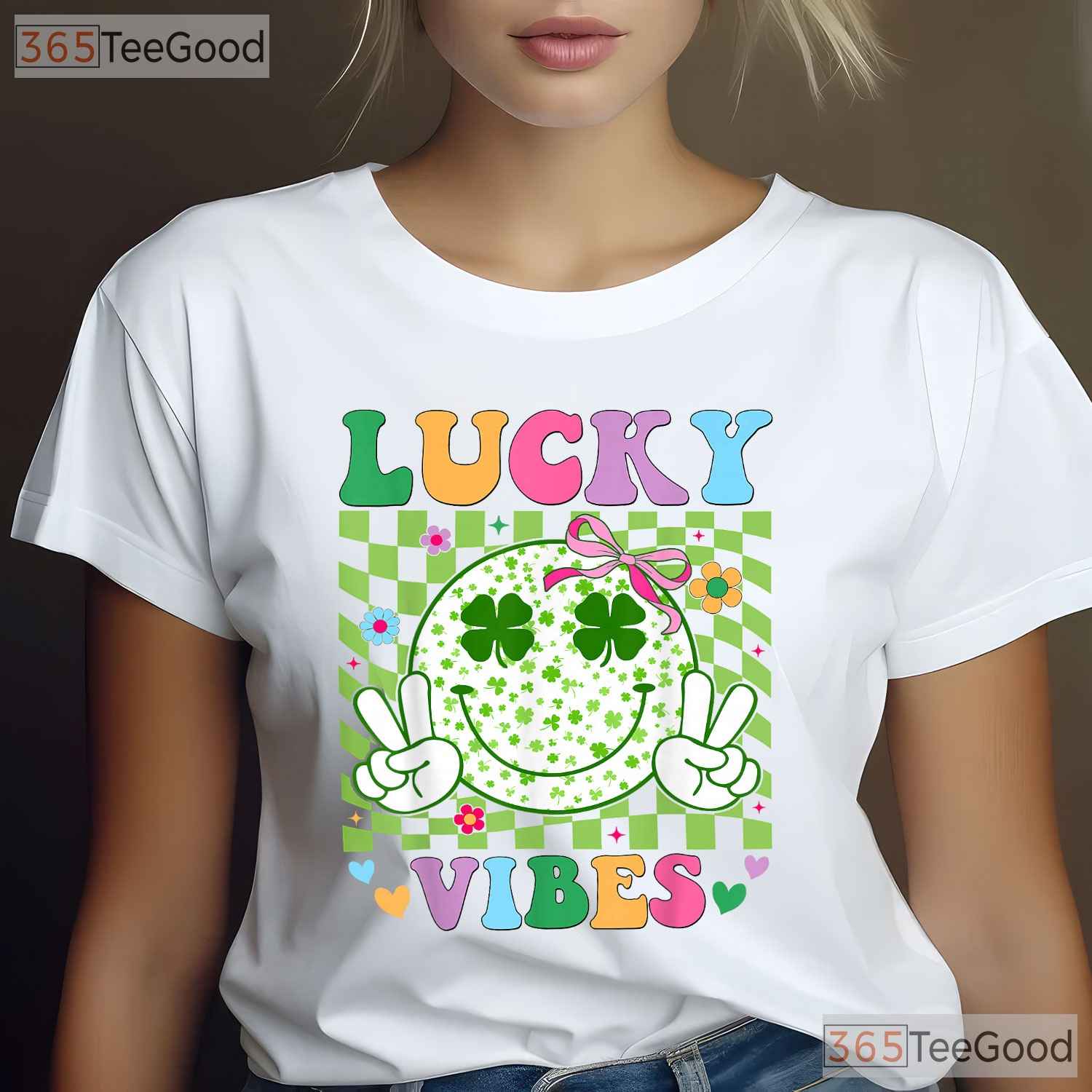 Groovy Lucky Vibes Shamrock St Patricks Day T-Shirt Retro Women Girls
