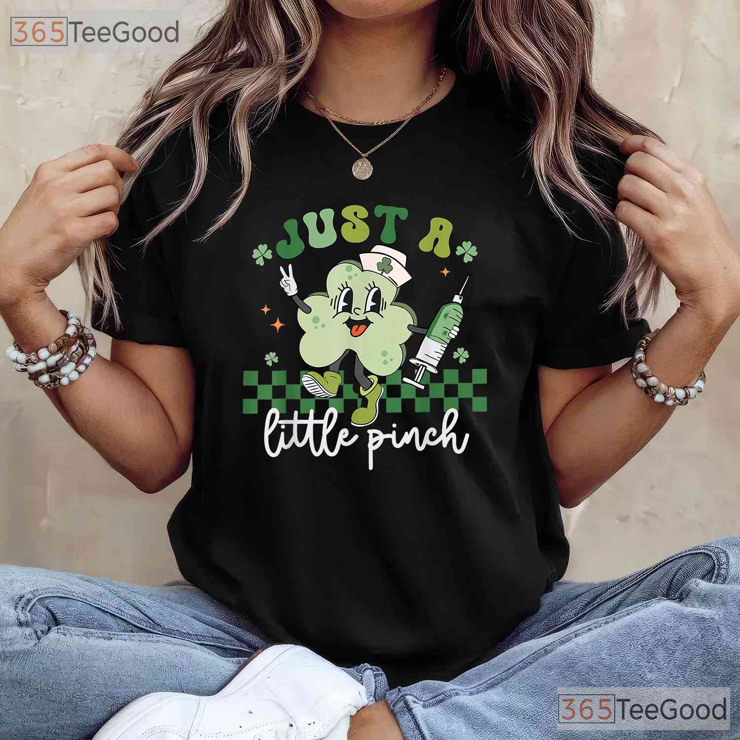 Just A Little Pinch Nurse St Patricks Day T-Shirt Funny Syringe Irish RN Tee