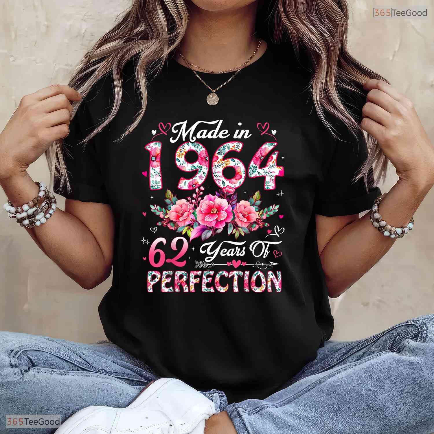 Made In 1964 Floral 62nd Birthday Women T-Shirt- Unique May Birthday Shirt Gift