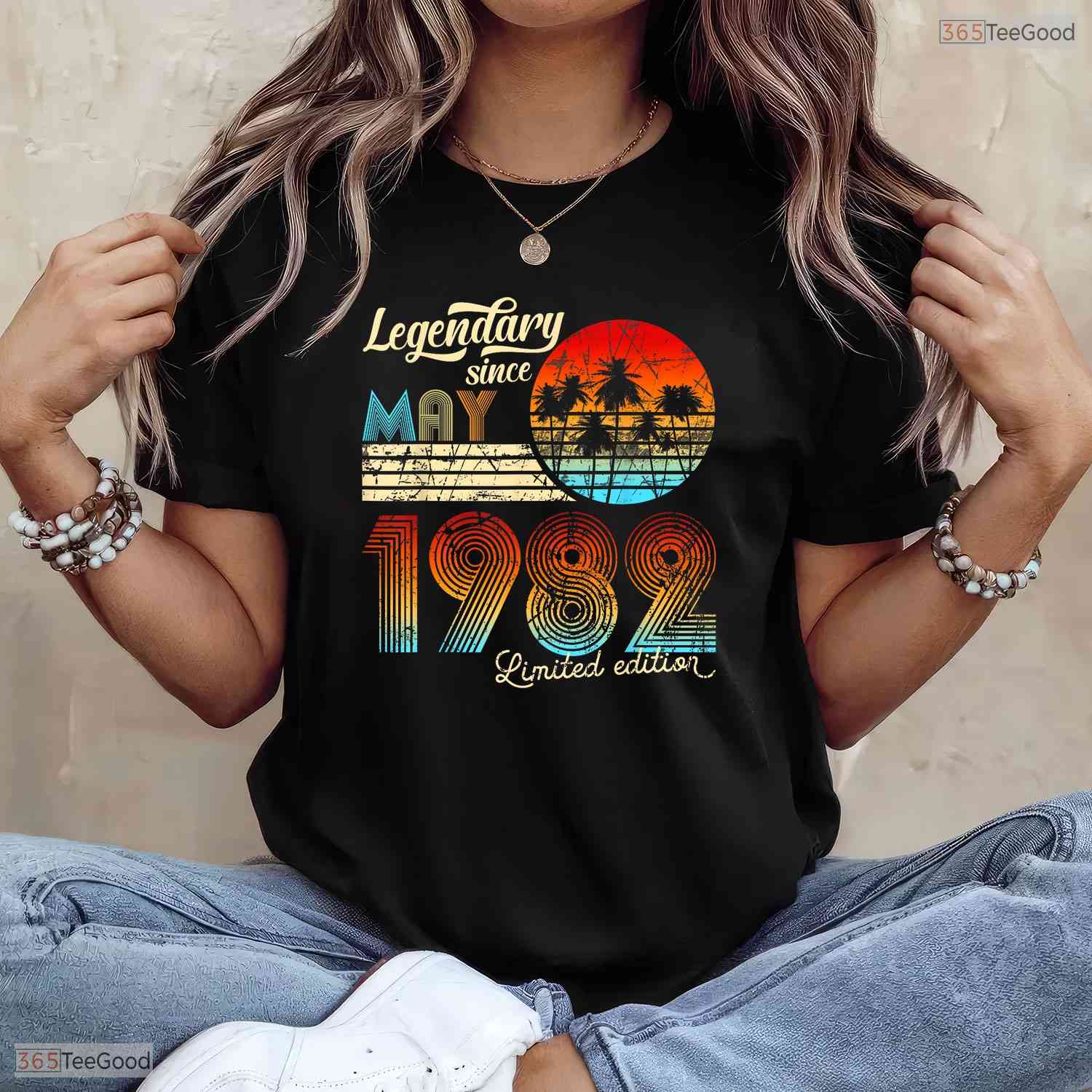 Awesome Legendary Since May 1982 Retro 44th Birthday Gift T-Shirt For Adults