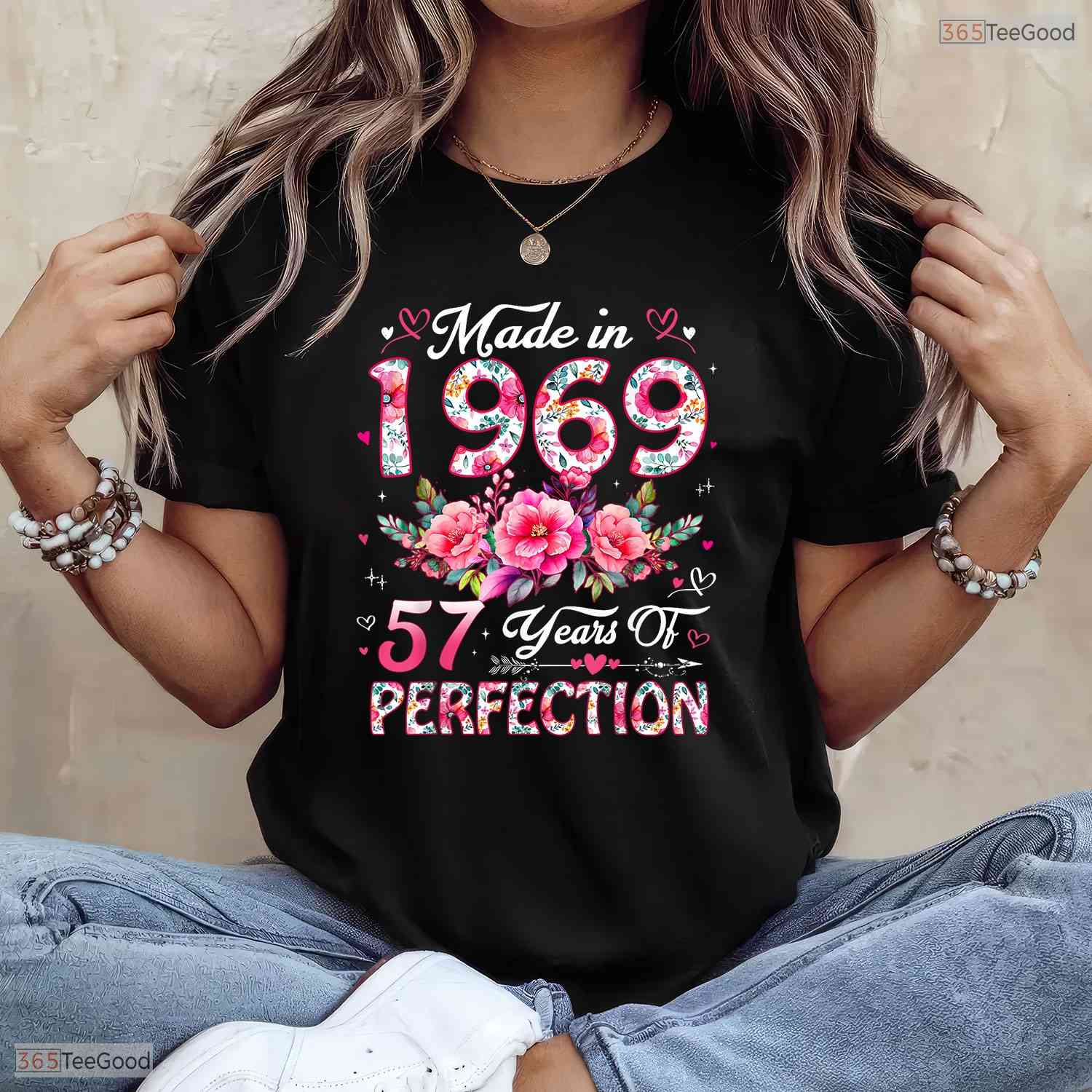 Elegant 57 Year Old Made In 1969 Floral 57th May Birthday T-Shirt For Women