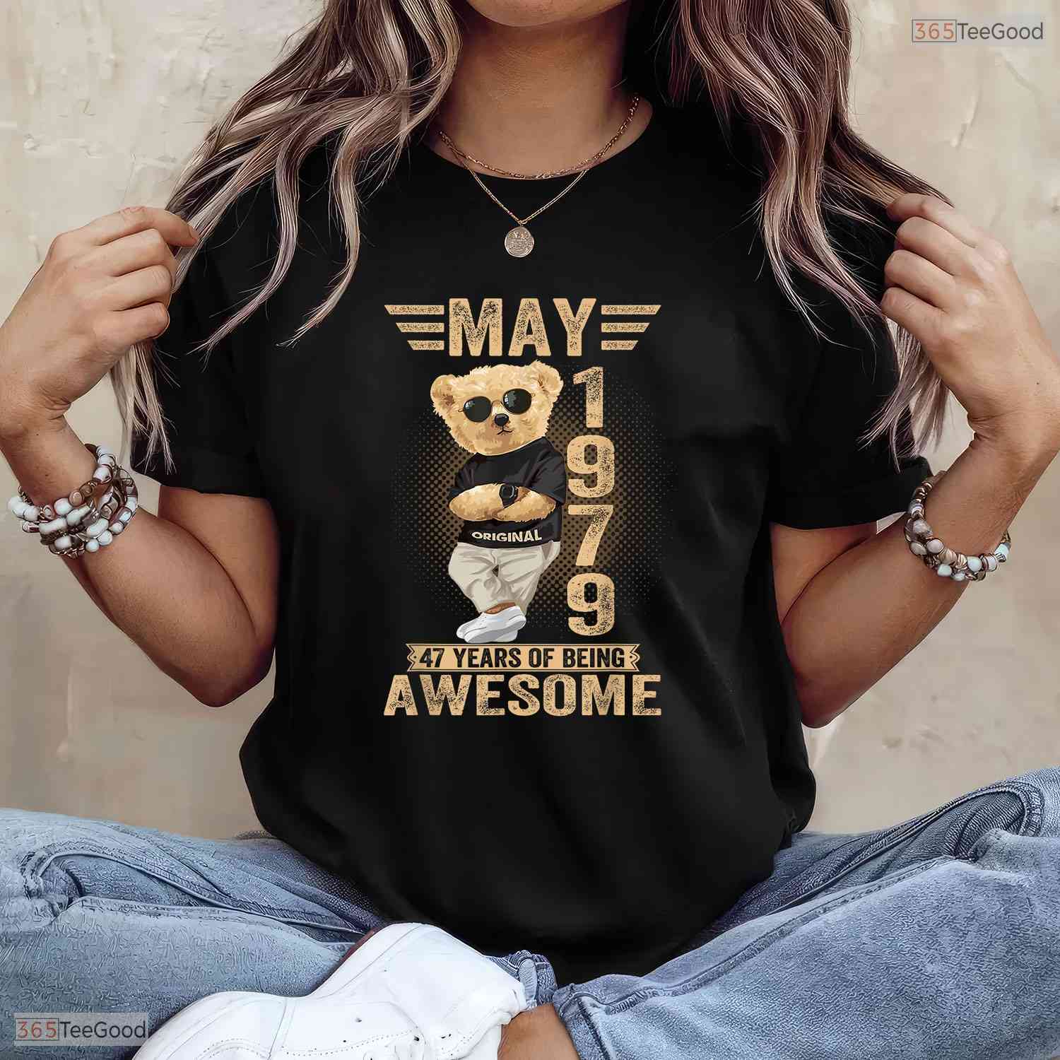 Awesome 1979 Teddy Bear 47th Birthday T-Shirt- Unique May Birthday Shirt