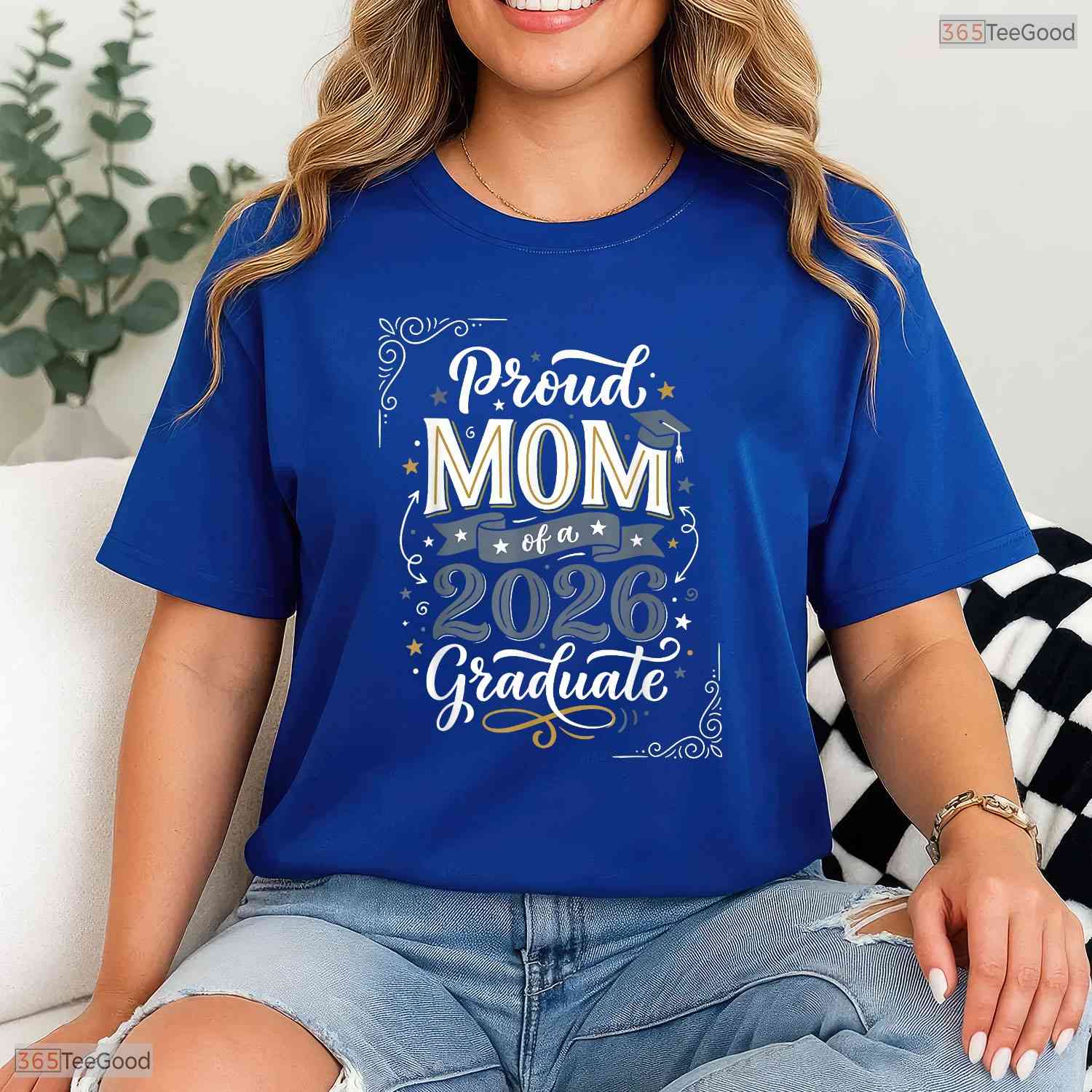 Loving Proud Mom Of A 2026 Graduate Senior Family Graduation Party T-Shirt