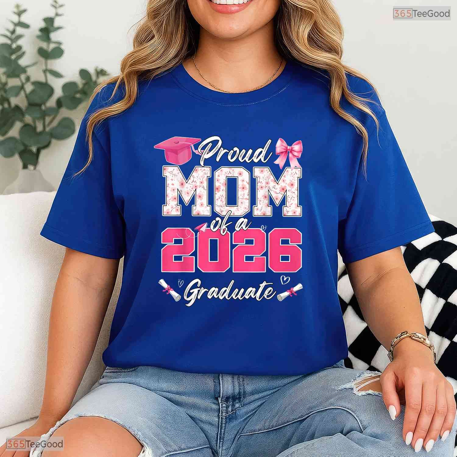 Supportive Proud Mom Of A 2026 Graduate Senior Class of 2026 Party T-Shirt