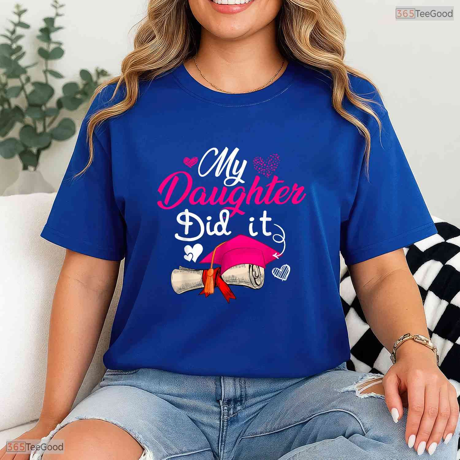Sweet My Daughter Did It Graduate Cap Proud Parent Graduation Party T-Shirt
