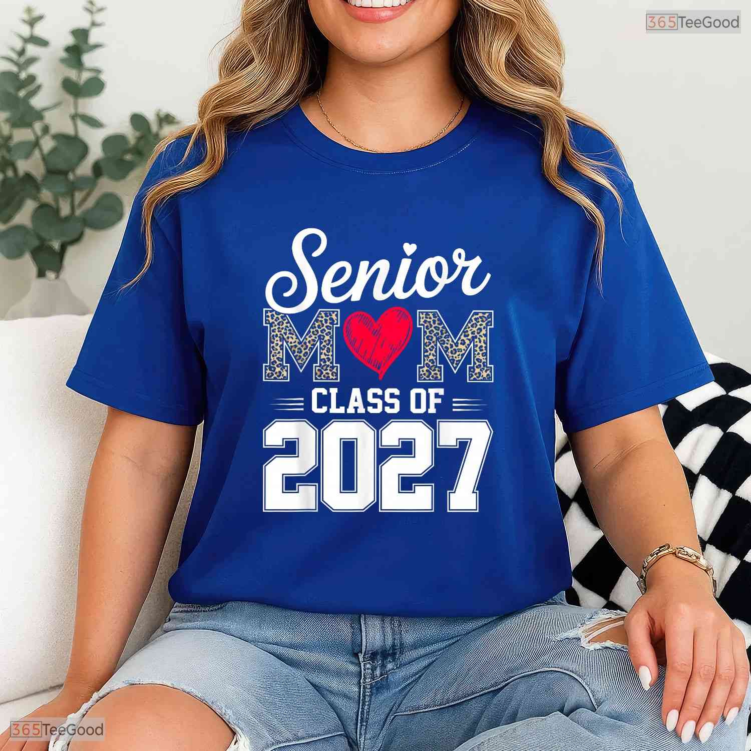Supportive Senior Mom Class Of 2027 Proud Mom Of A 2027 Graduate Family T-Shirt