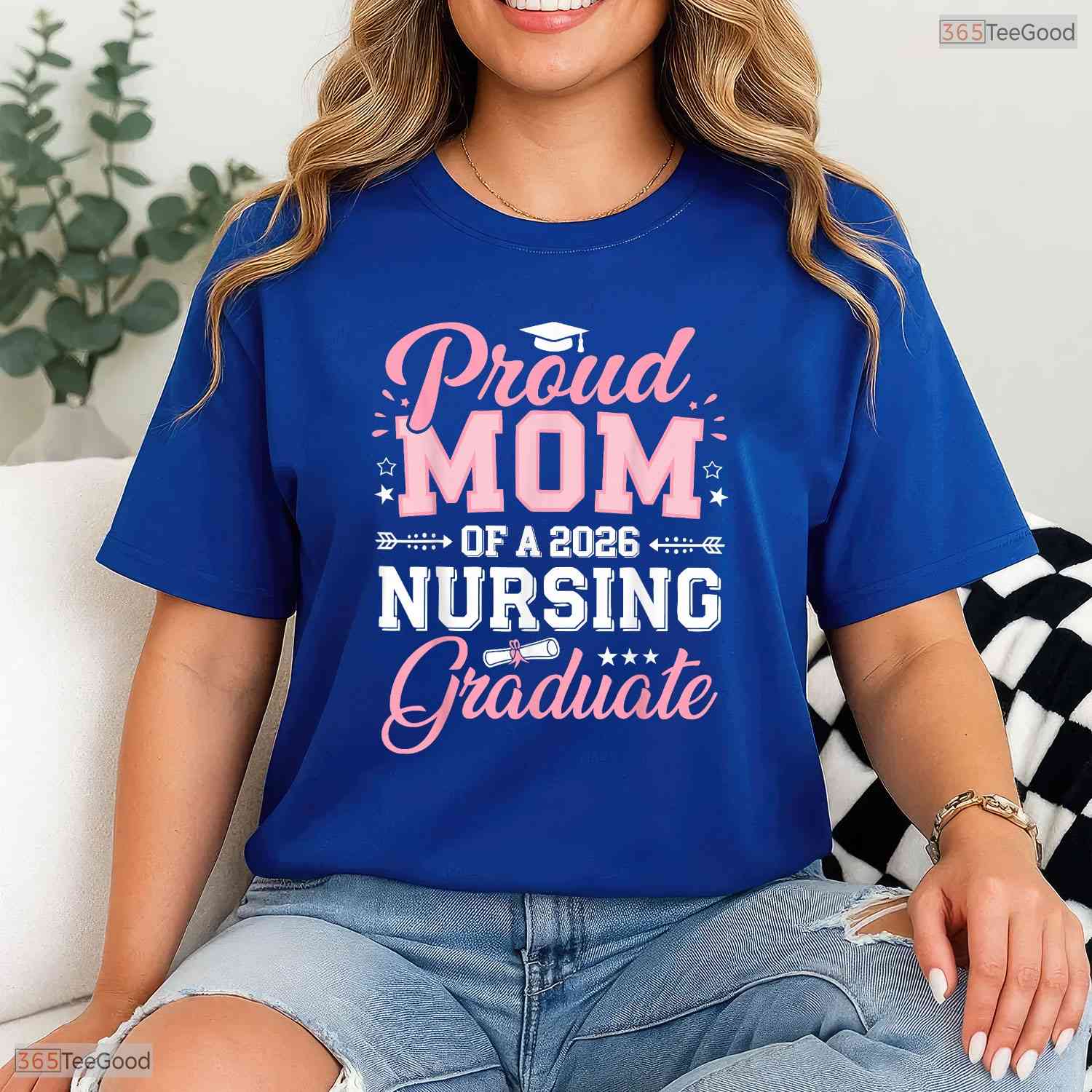Supportive Proud Mom Of A 2026 Nursing Graduate Nurse Graduation 2026 Ceremony T-Shirt