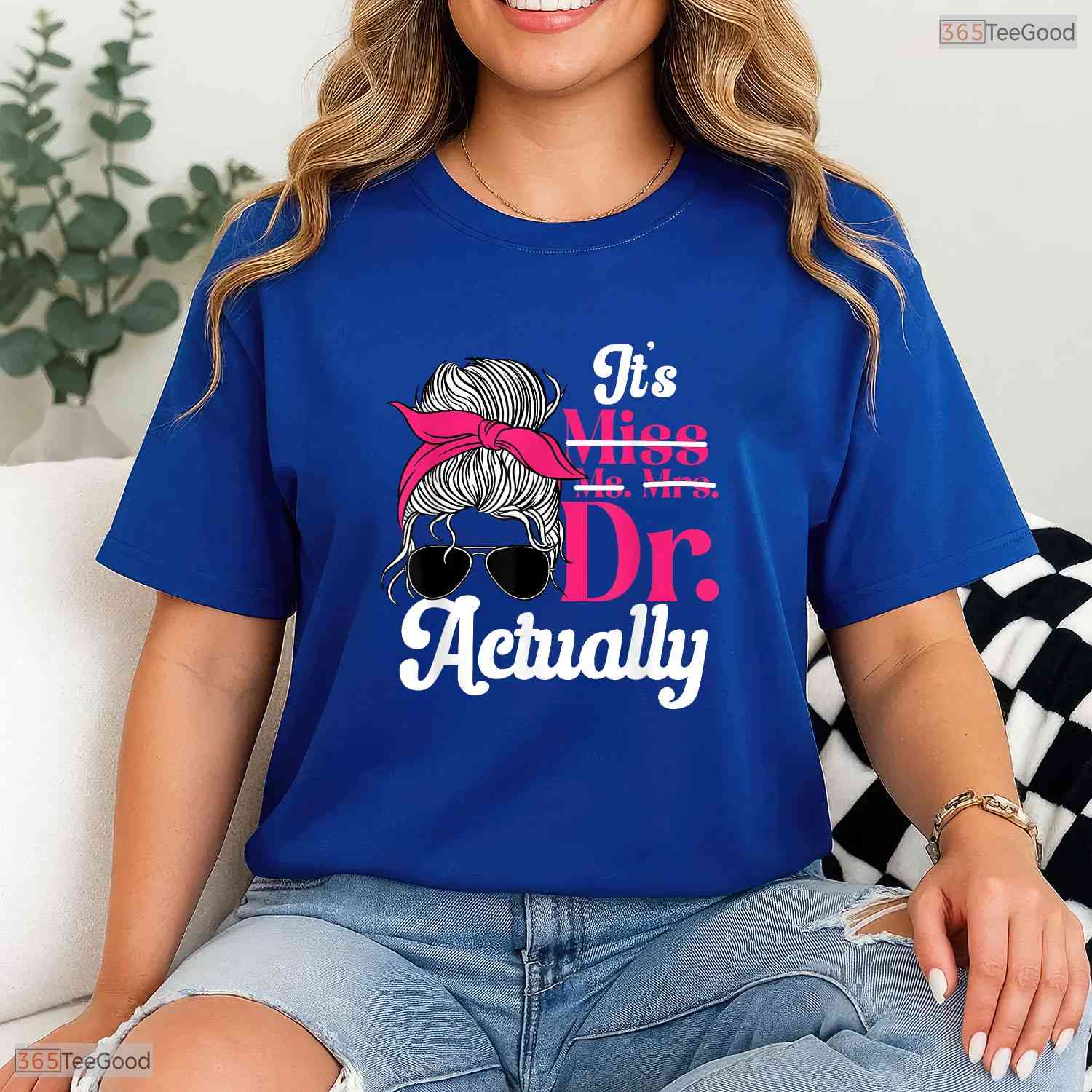 Official PhD Graduate Doctorate Degree Women University Commemoration T-Shirt