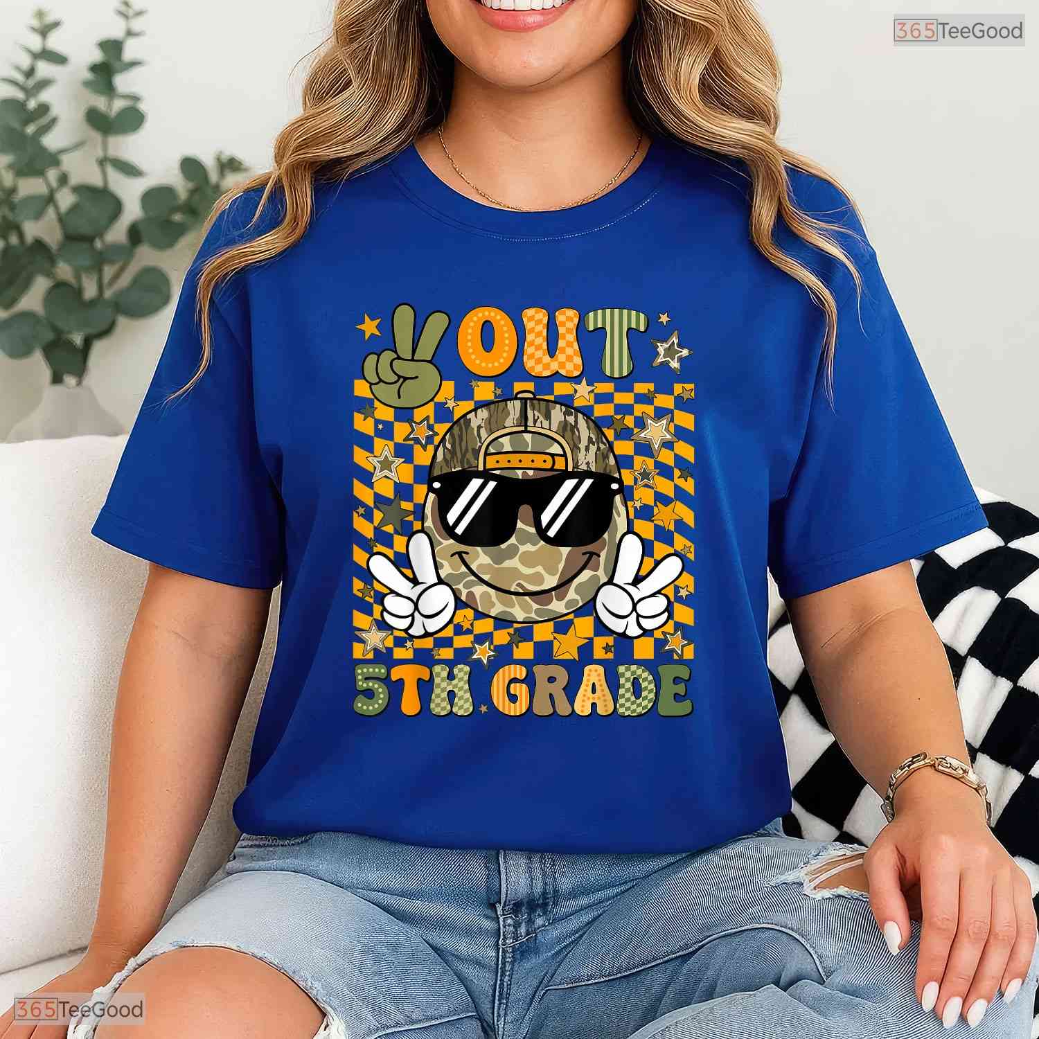 Peace Out 5th Grade Camo Last Day Of School Elementary Boys Graduation T-Shirt