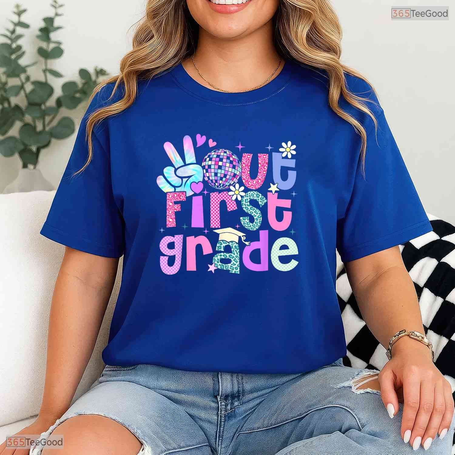 Peace Out First Grade Leopard Print Last Day Of 1st Grade Moving Up Ceremony T-Shirt