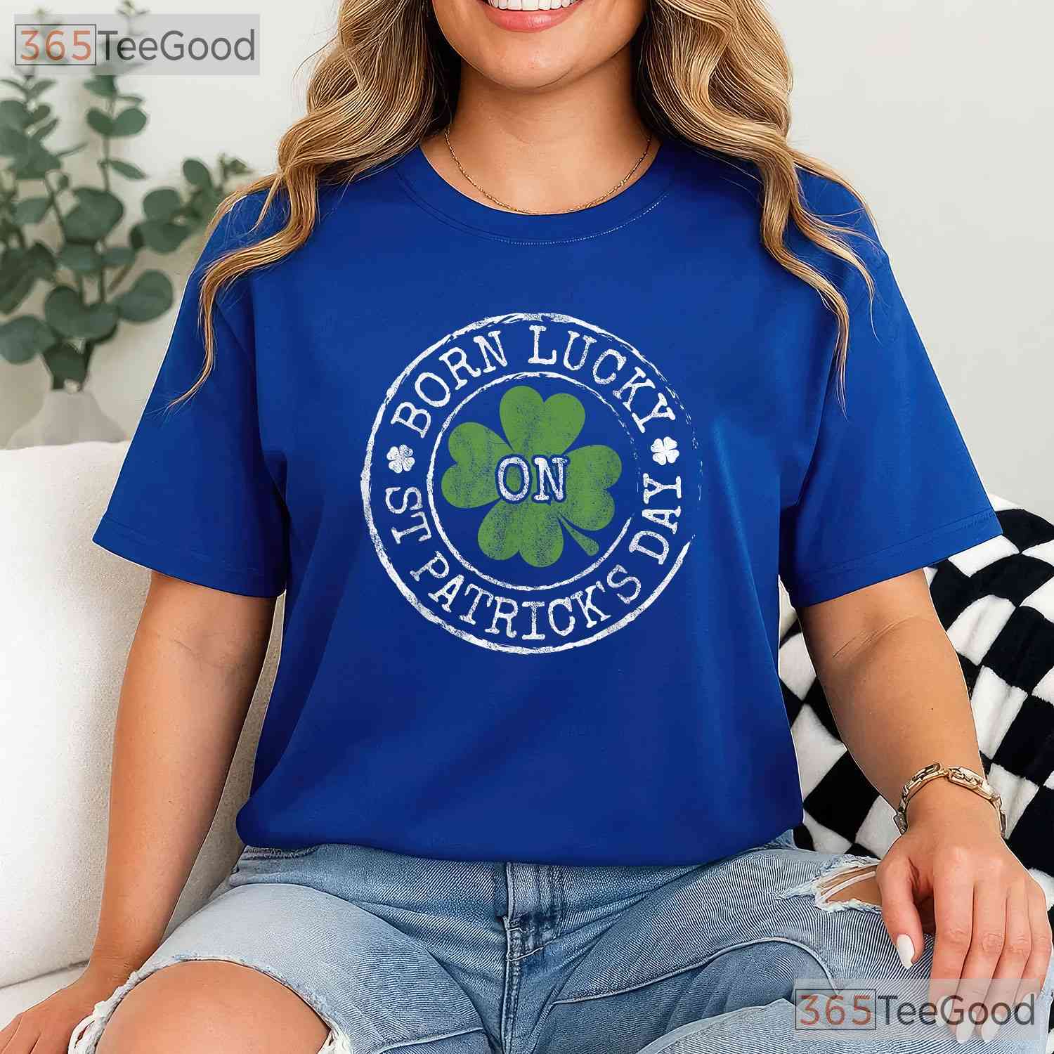Born Lucky On St Patricks Day T-Shirt Birthday Irish Clover Gift Party Tee
