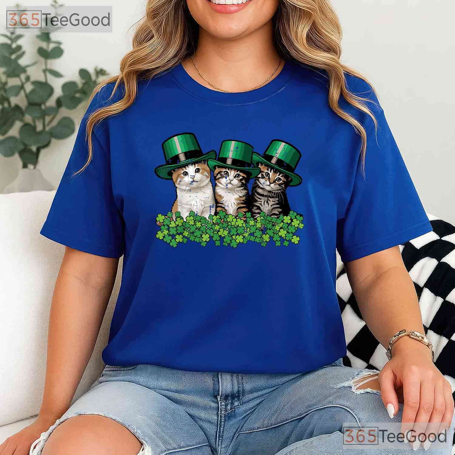St Patricks Day Cats Kitten T-Shirt Cute Irish Pet Lover Women Girls Tee