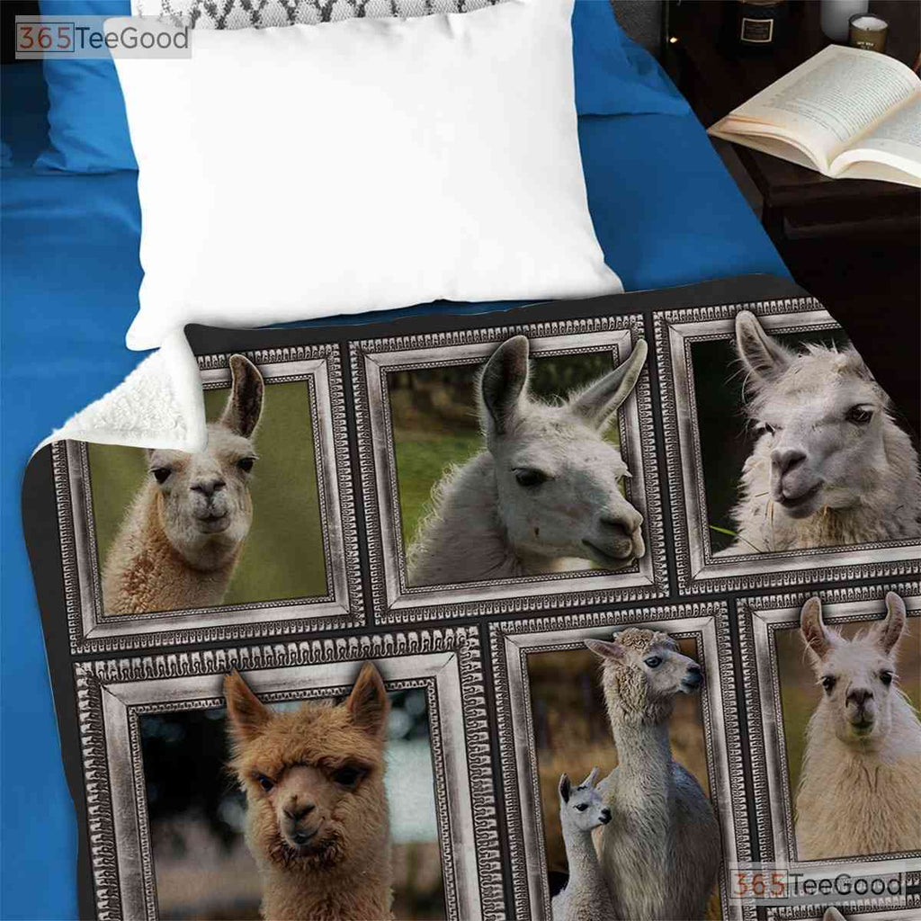 Alpaca Family Quilt Blanket - Funny Llama Fleece Blanket Gift for Animal Lover
