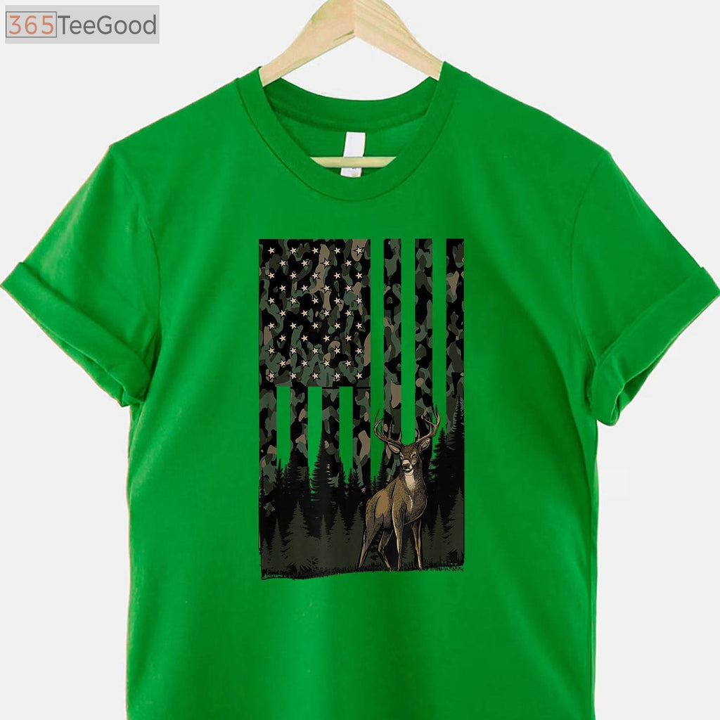 Camo American Flag Deer Hunting Gift for Men, Patriotic Dad Hunter T-Shirt