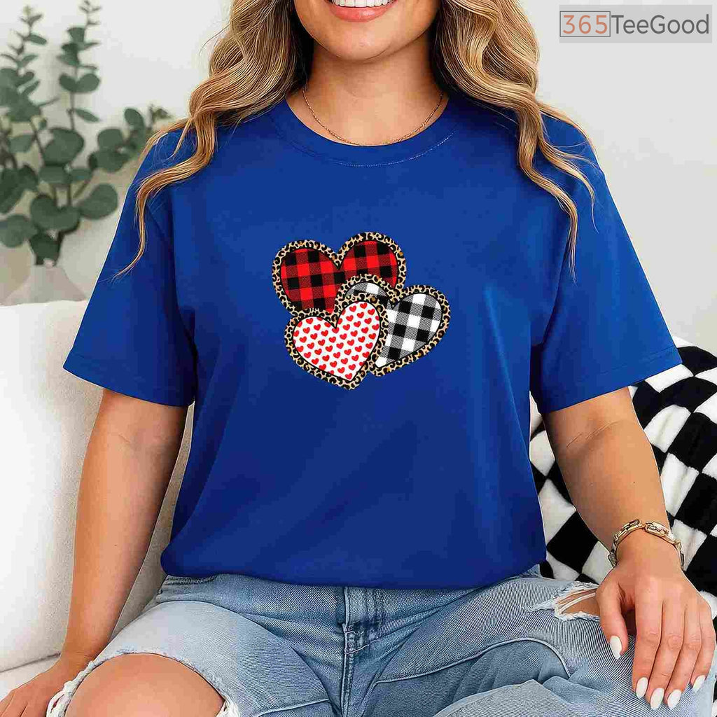 Cute Valentines Day Love Heart Graphic T-Shirt, Romantic Pastel Aesthetic Shirt for Women & Girls