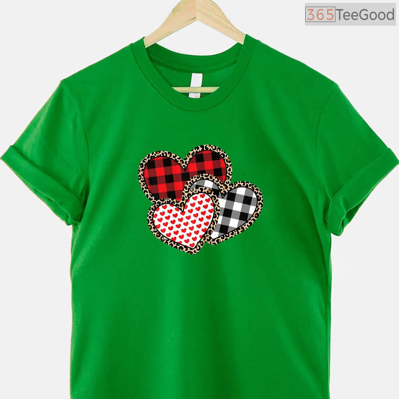 Cute Valentines Day Love Heart Graphic T-Shirt, Romantic Pastel Aesthetic Shirt for Women & Girls