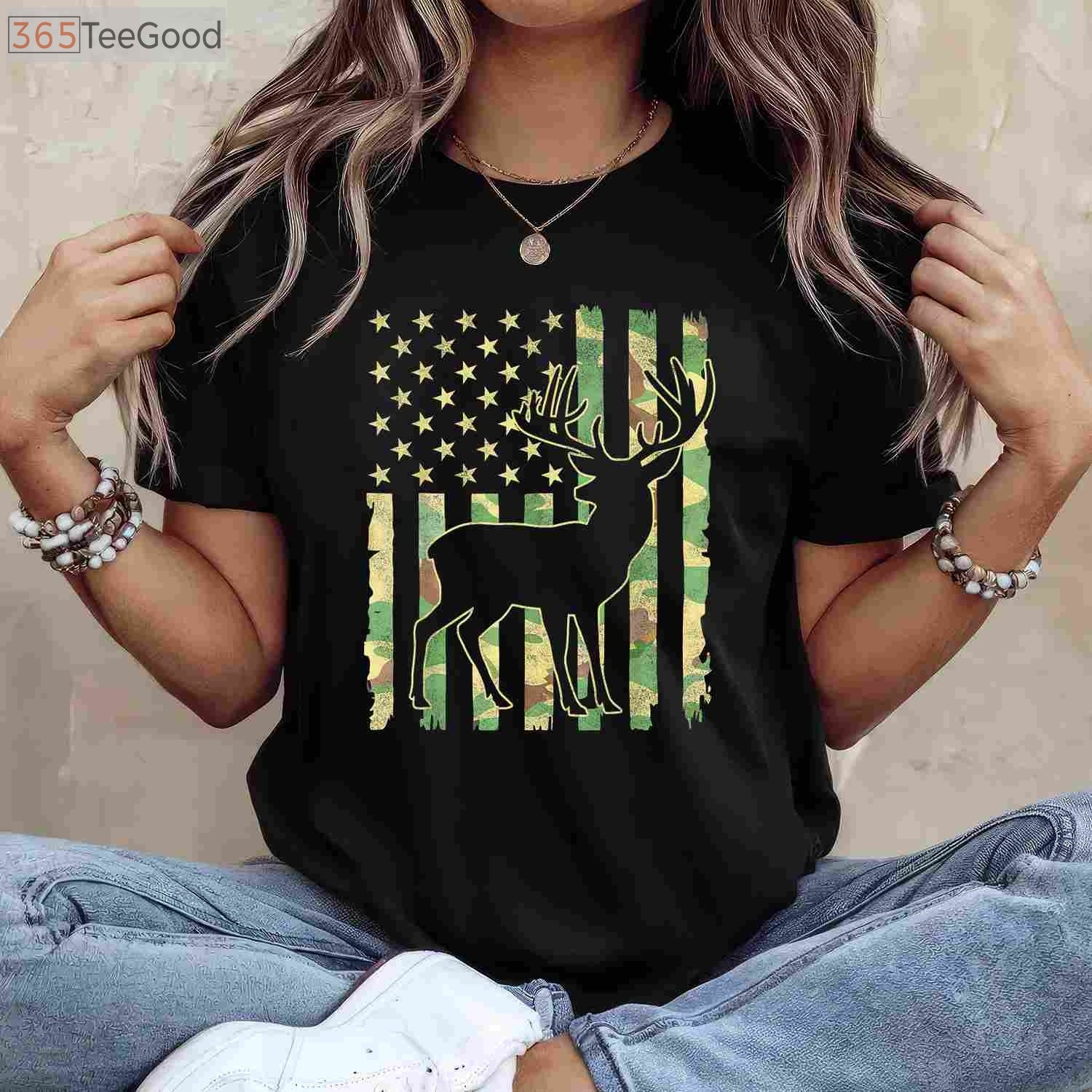 Deer Hunting USA Flag Hunting T-Shirt, Buck Camouflage Hunter Dad Hunting Shirt