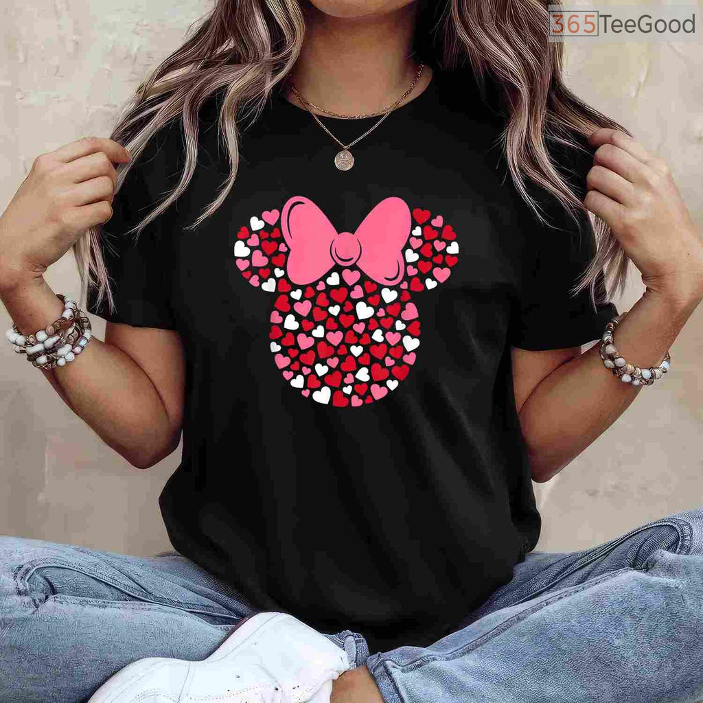 Disney Minnie Mouse Icon Pink Hearts T-Shirt, Cute Magical Kingdom Valentine Day Shirt Black Small